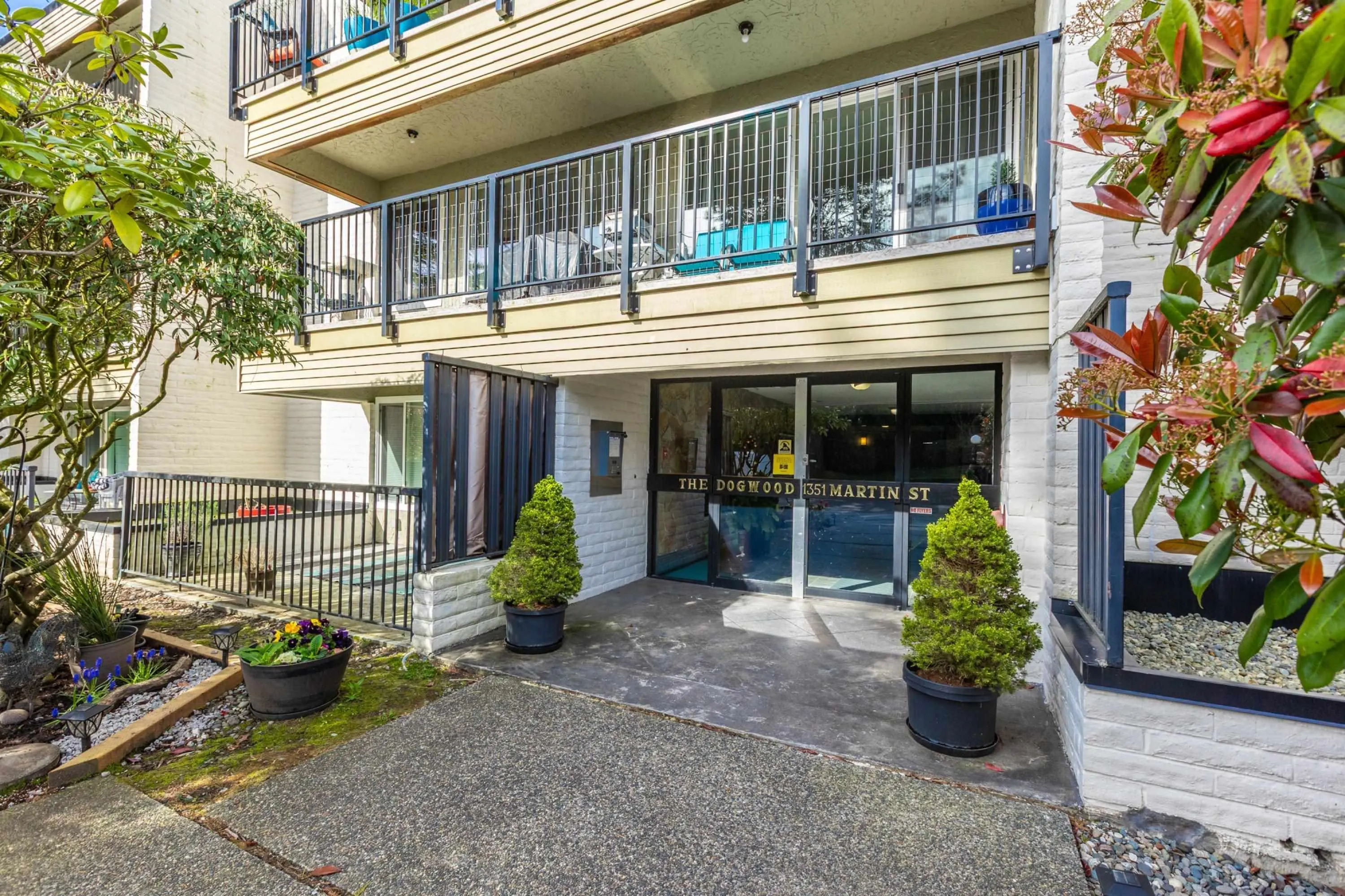 #304 1351 Martin Street