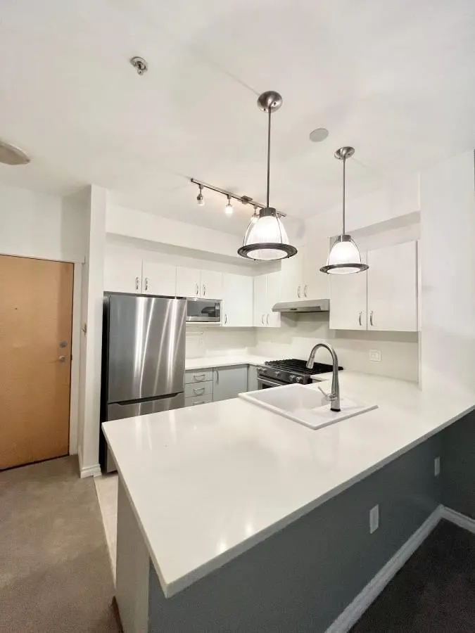 801 Klahanie Drive