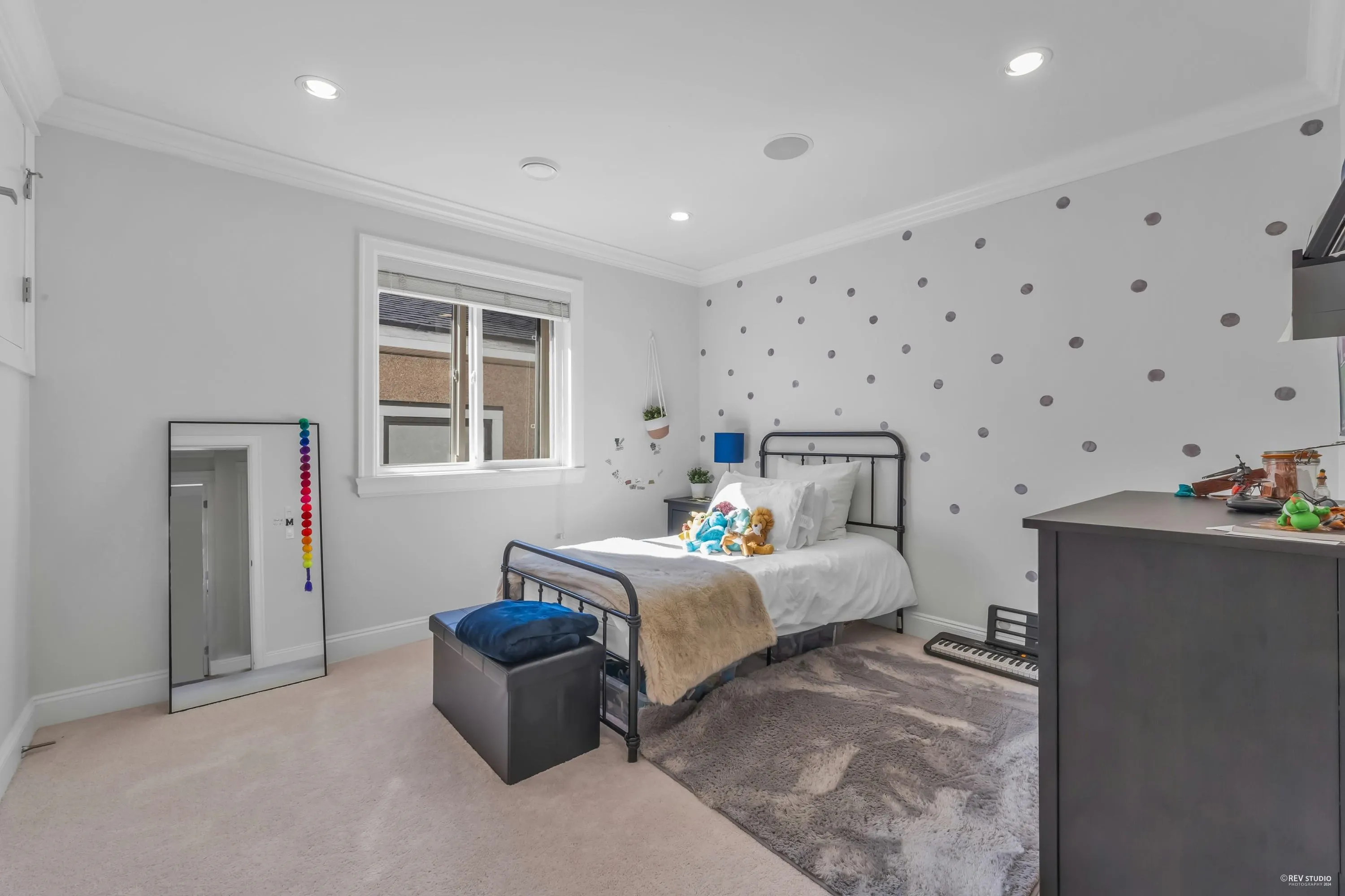 338 W 17th Street