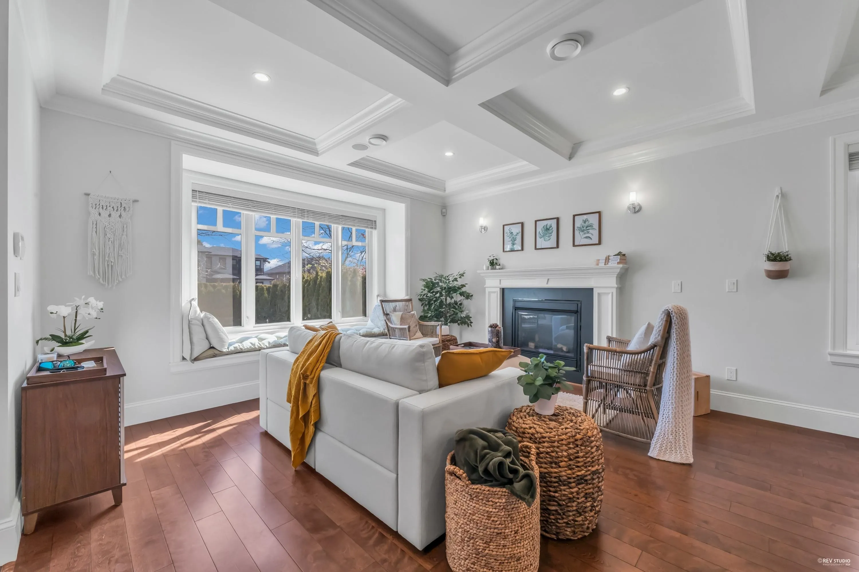 338 W 17th Street