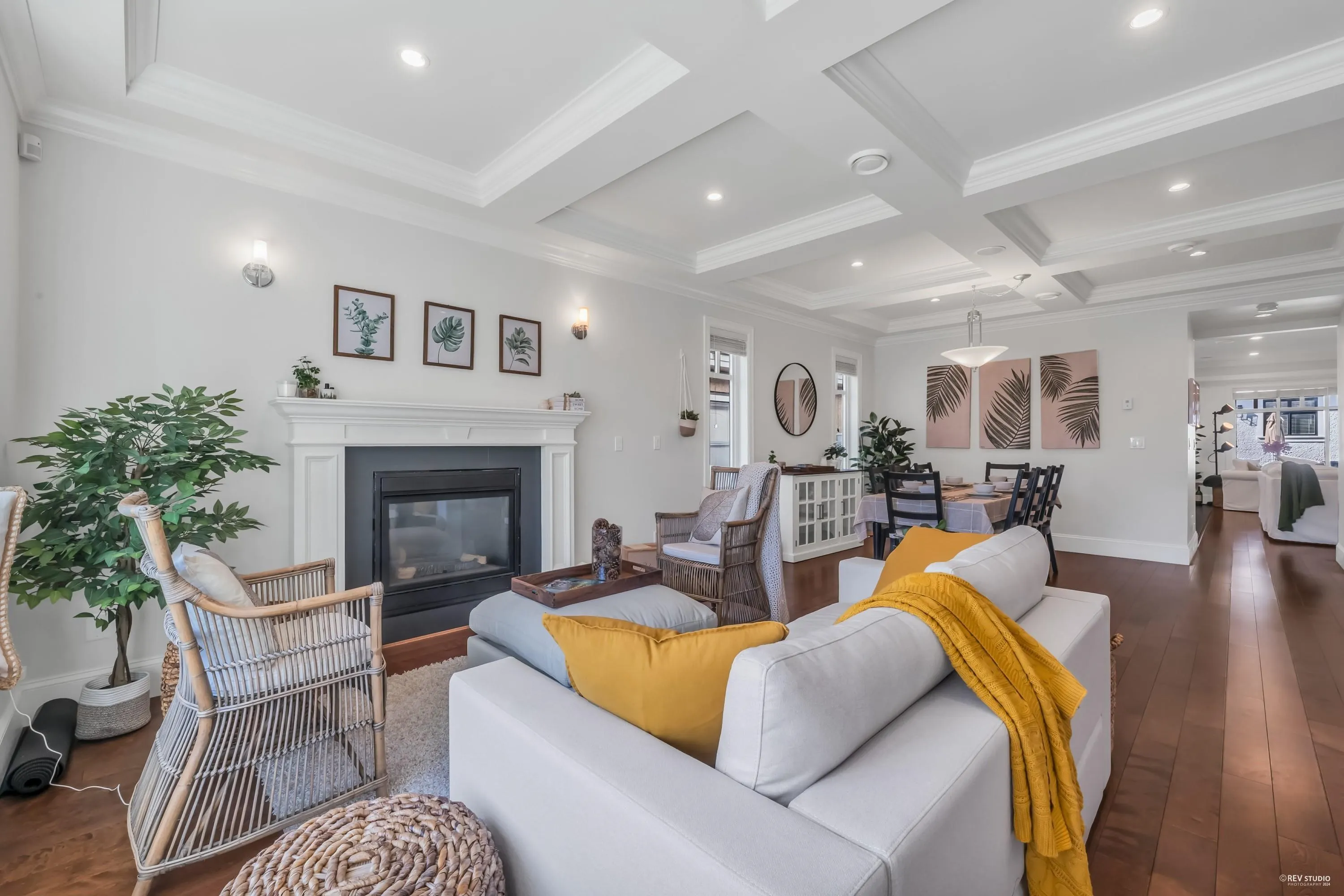 338 W 17th Street