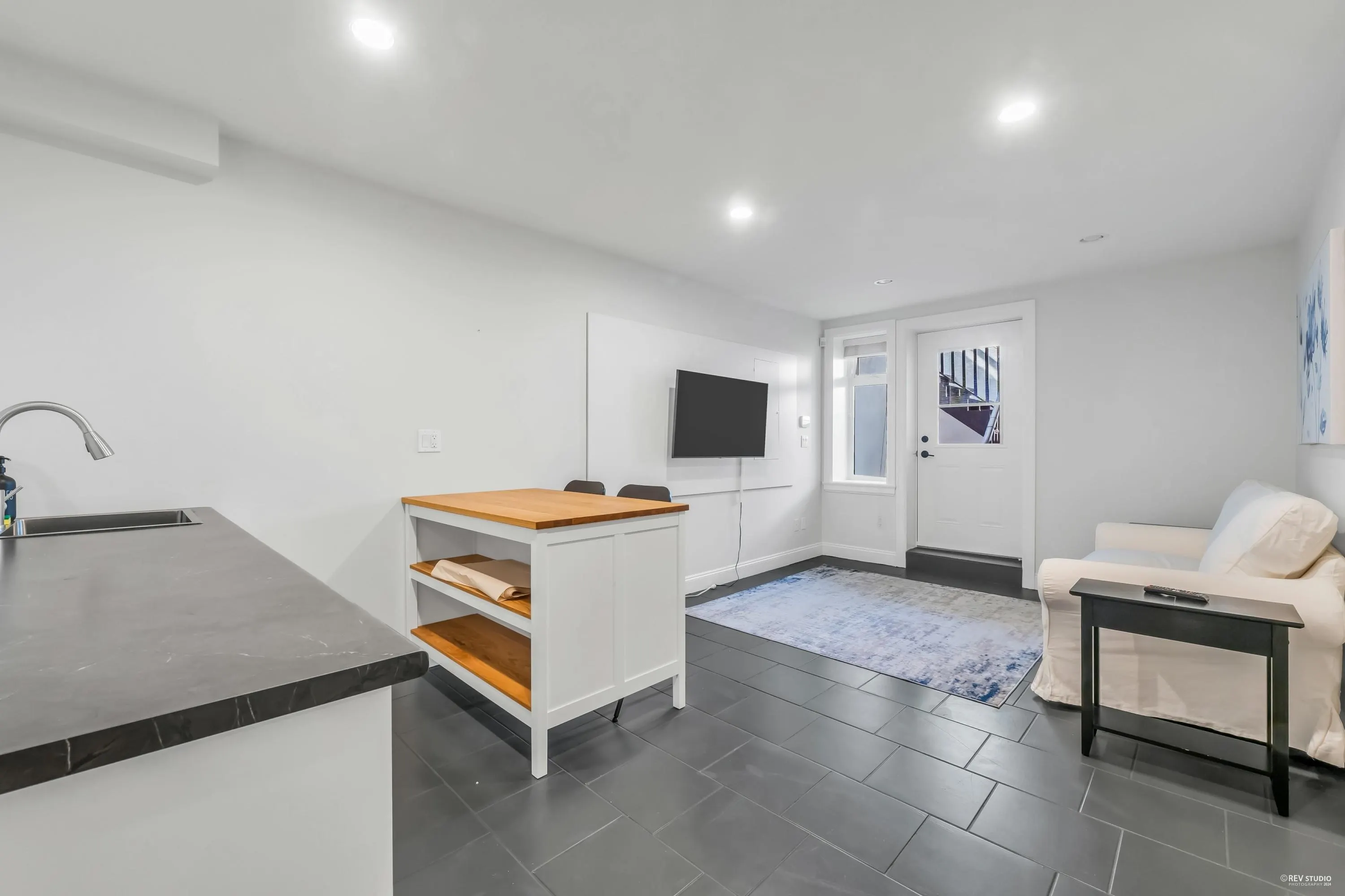 338 W 17th Street