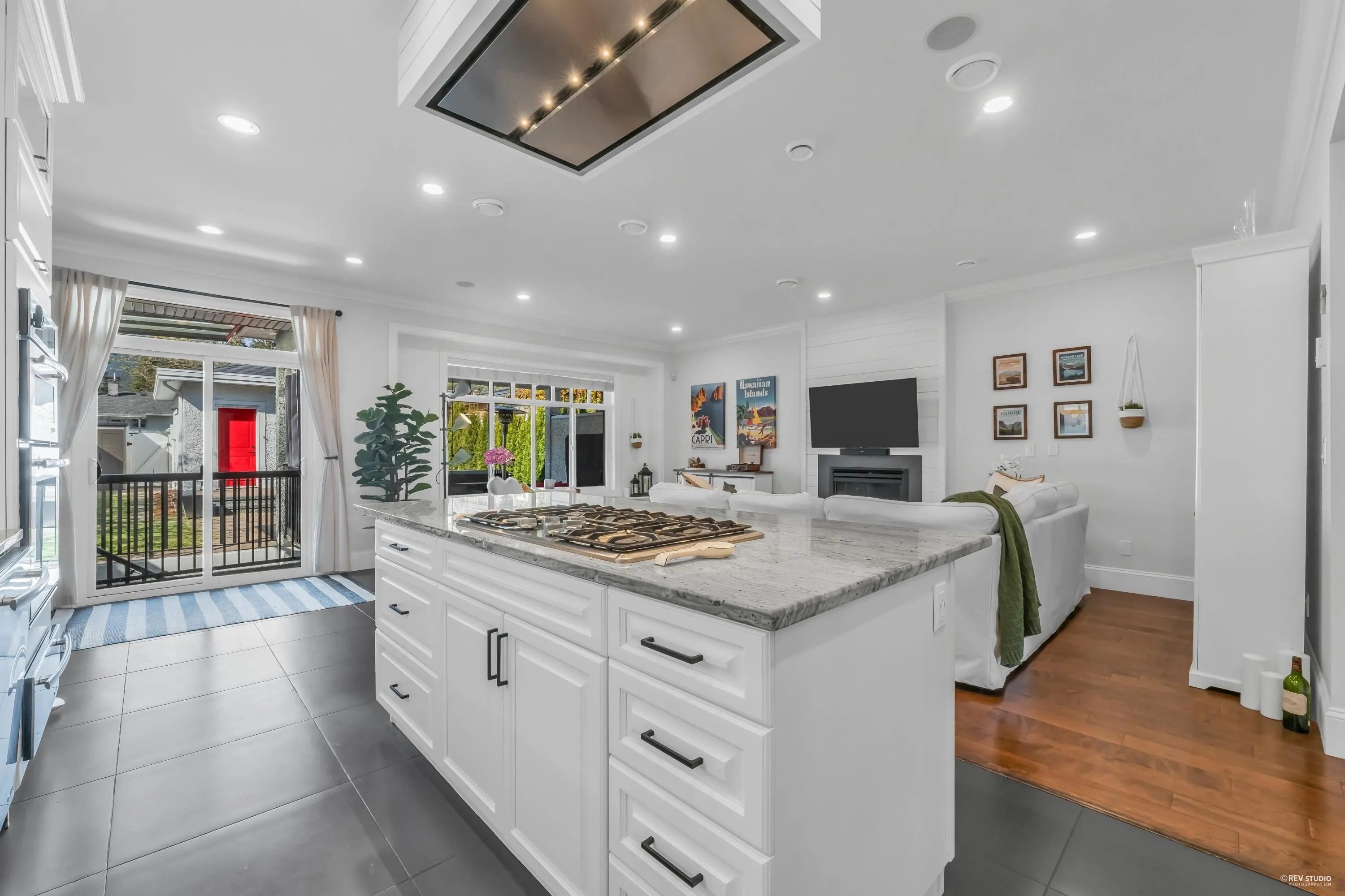 338 W 17th Street