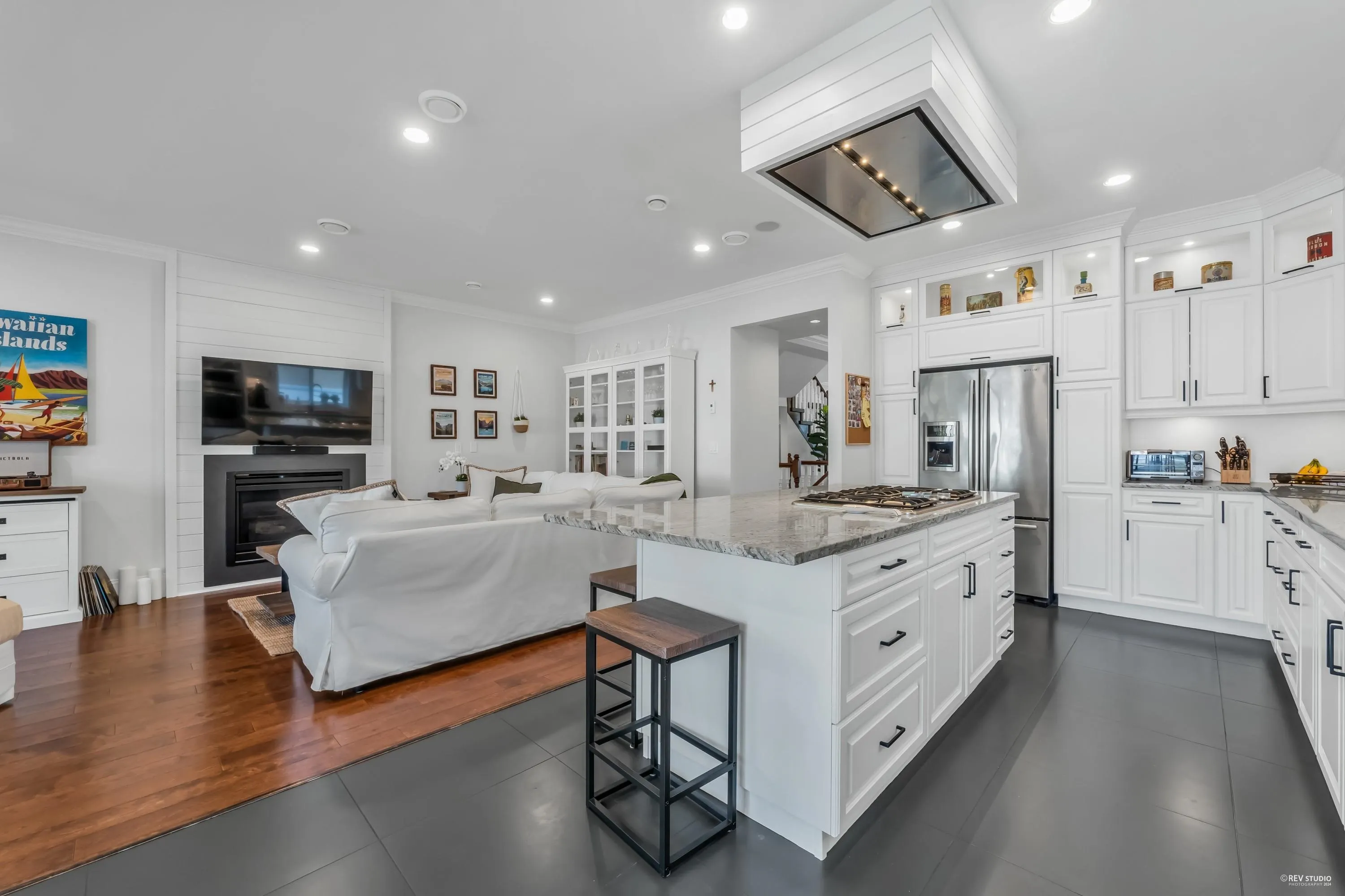 338 W 17th Street