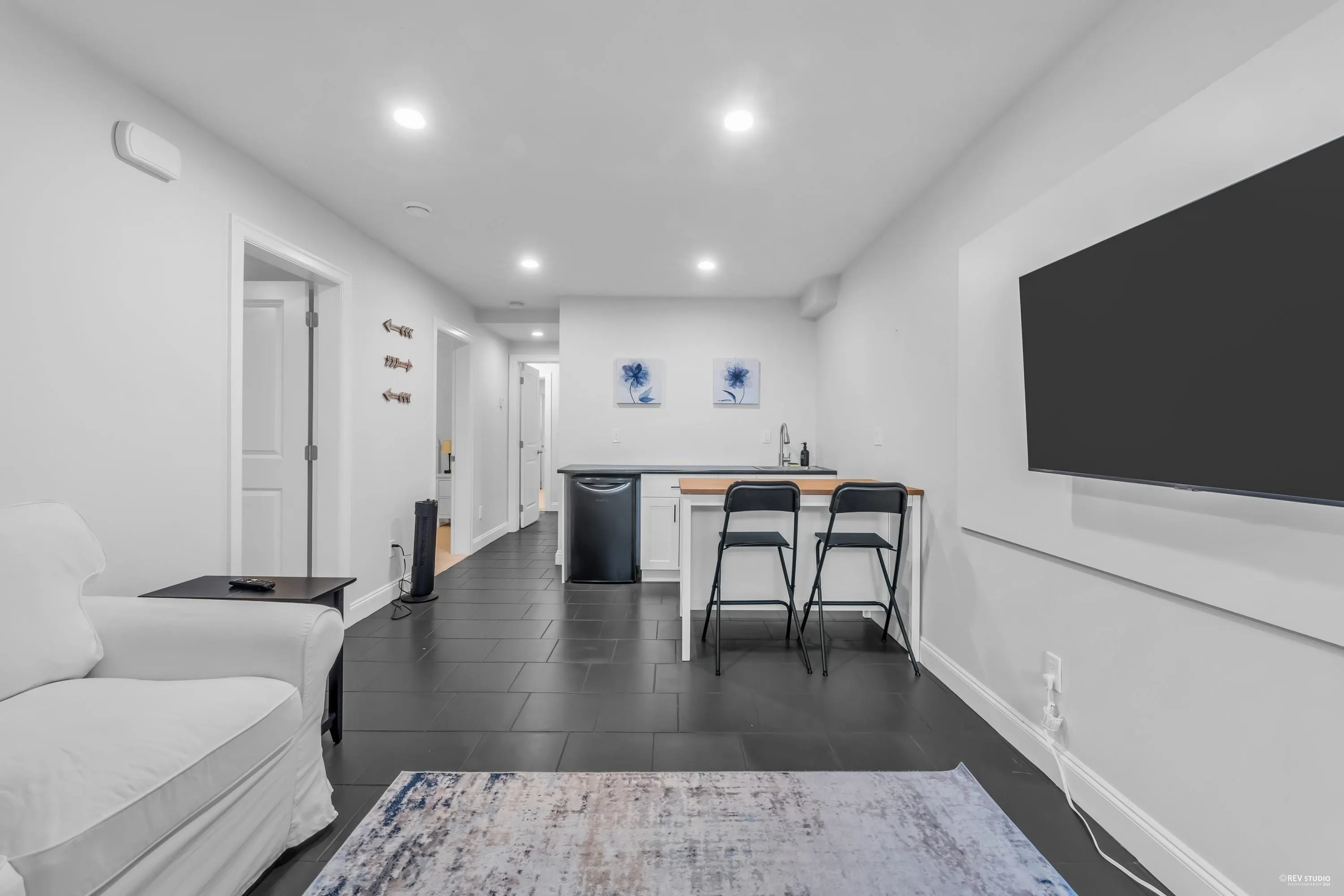 338 W 17th Street