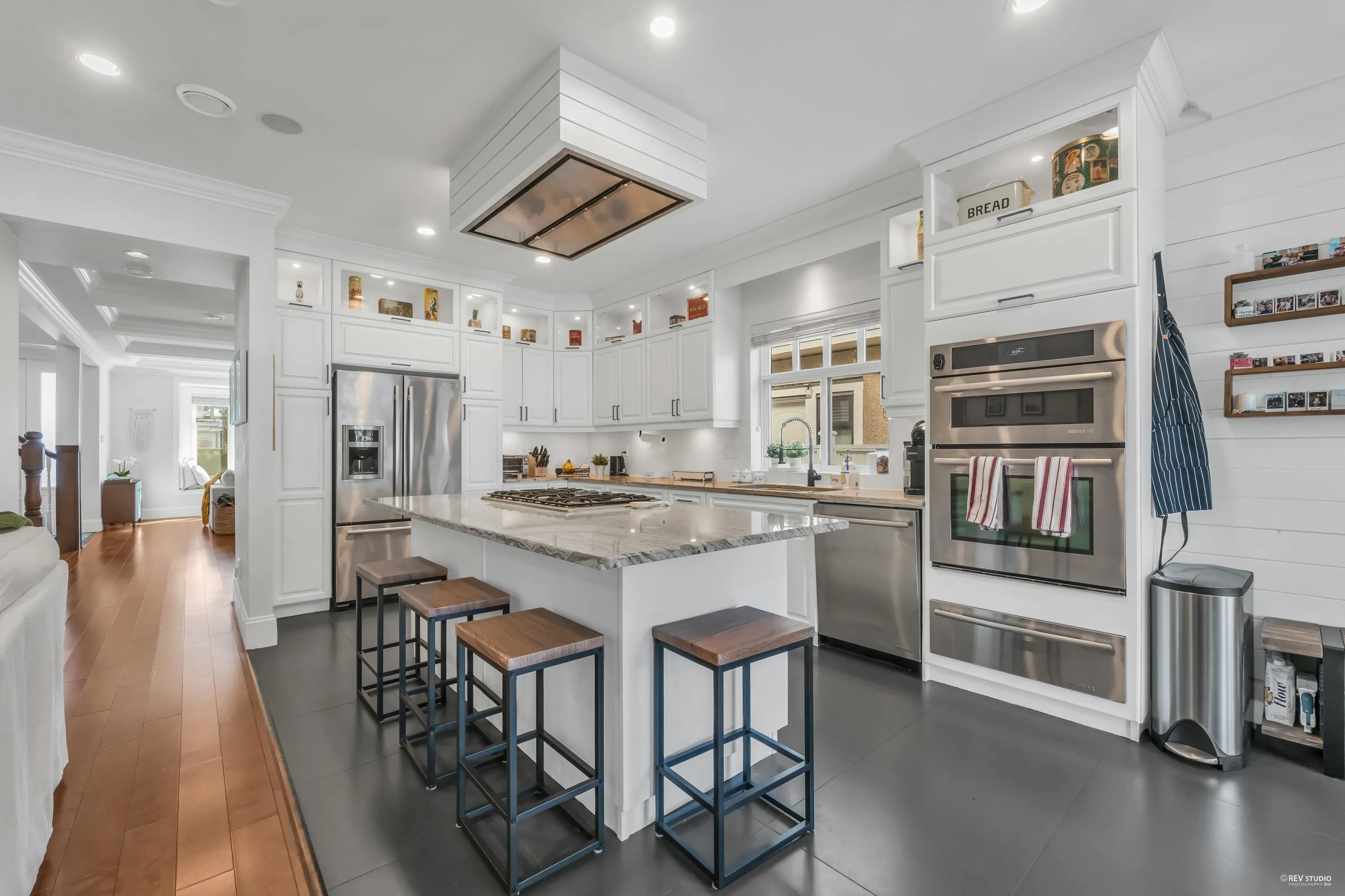 338 W 17th Street