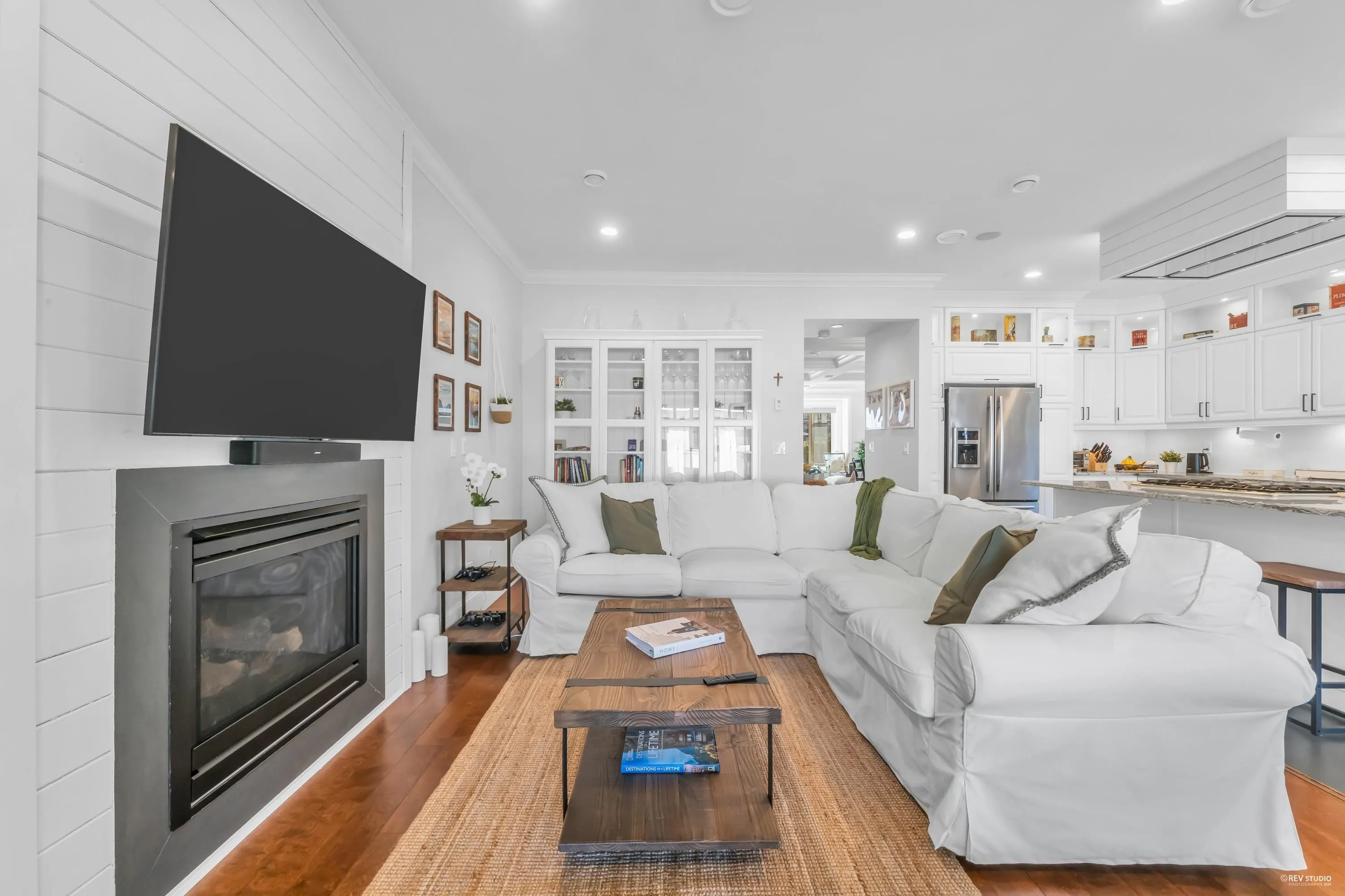 338 W 17th Street