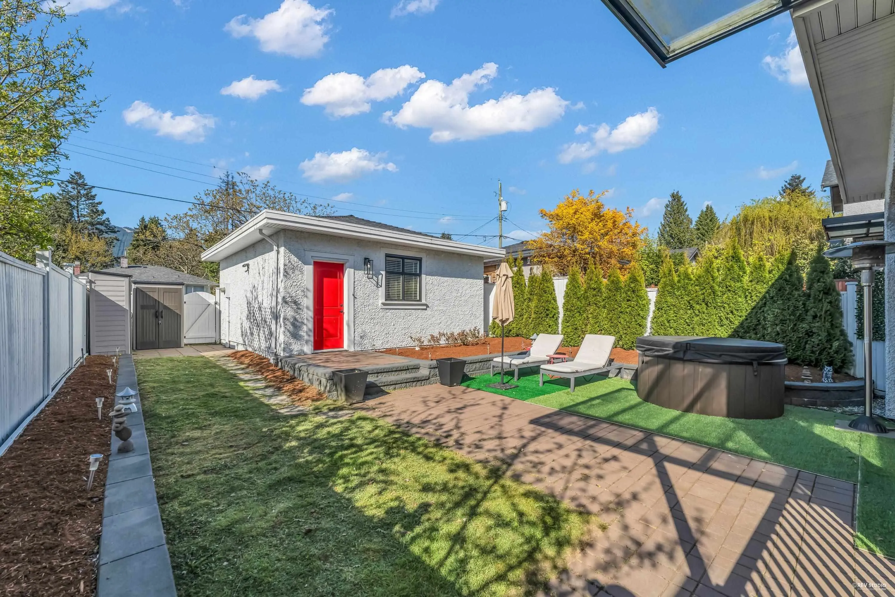 338 W 17th Street