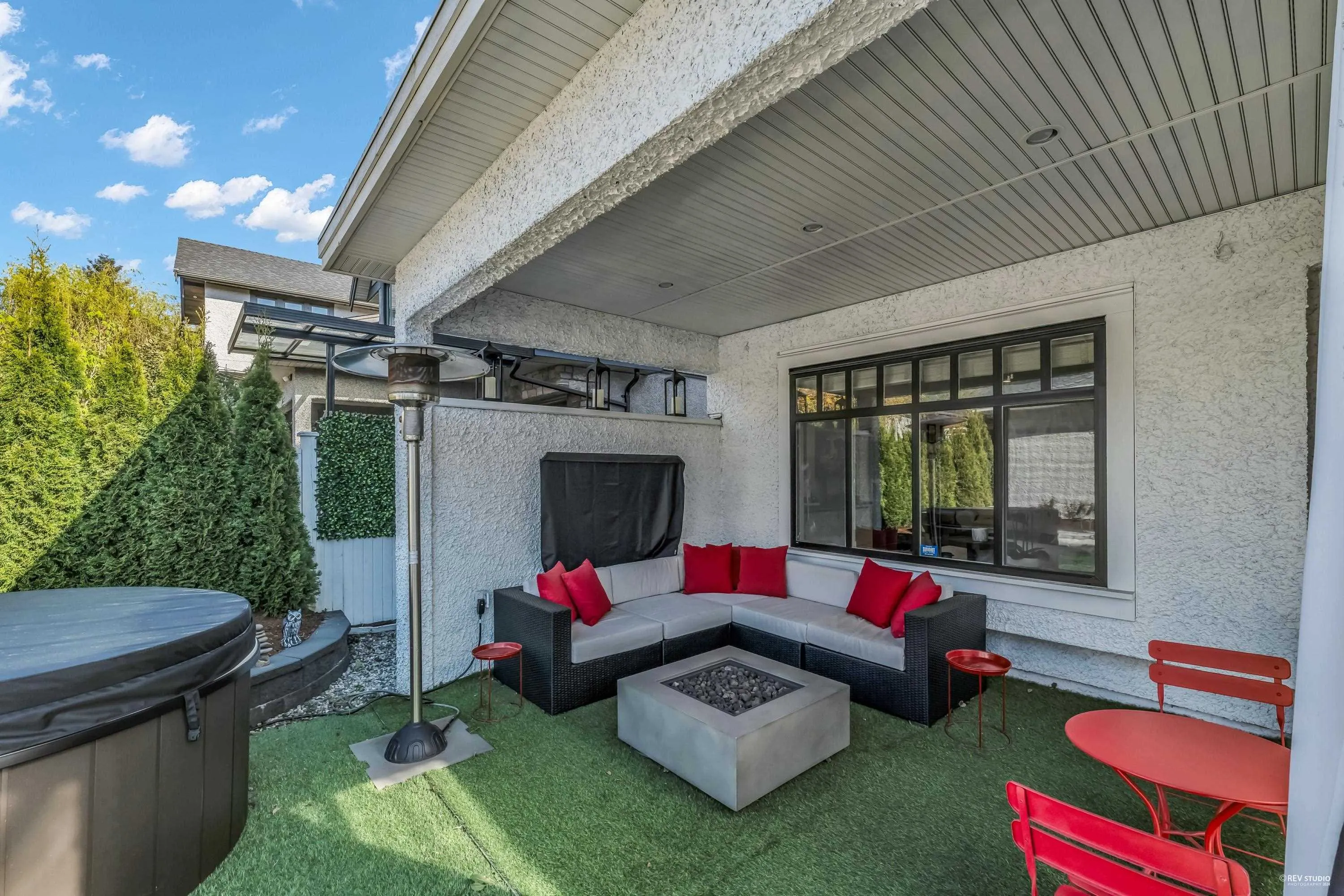 338 W 17th Street