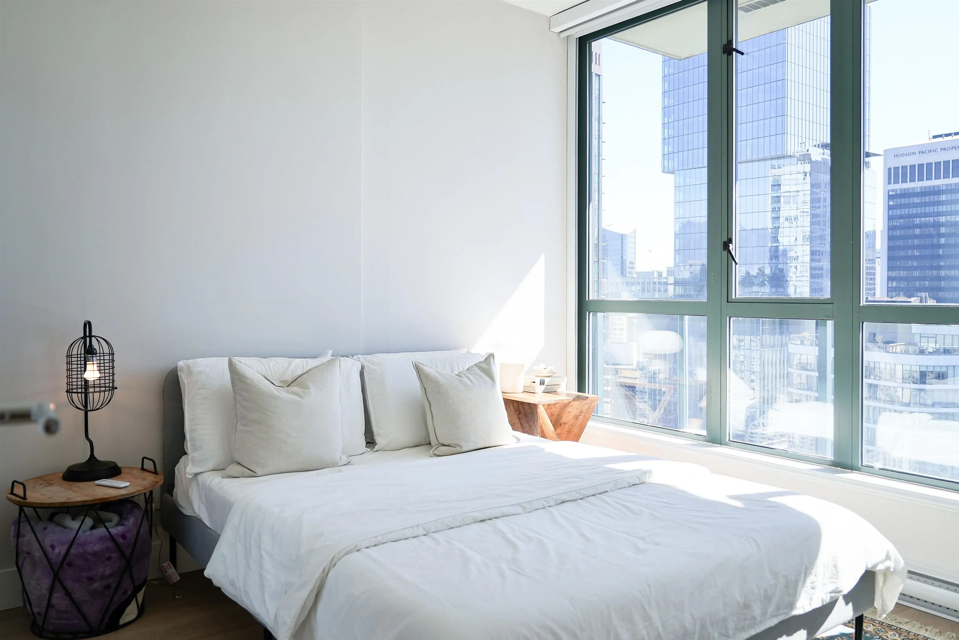 2909 1239 W Georgia Street