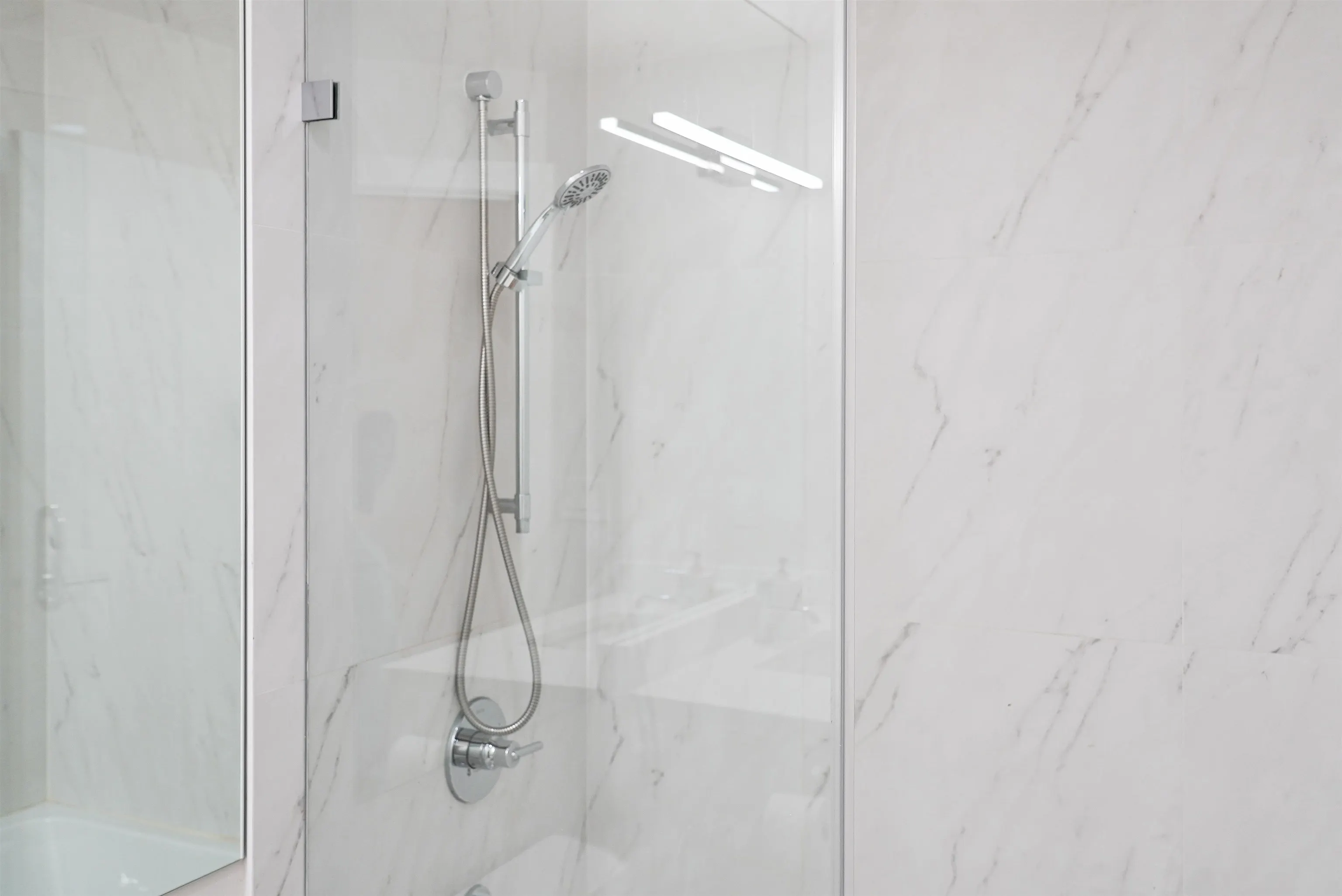 2909 1239 W Georgia Street