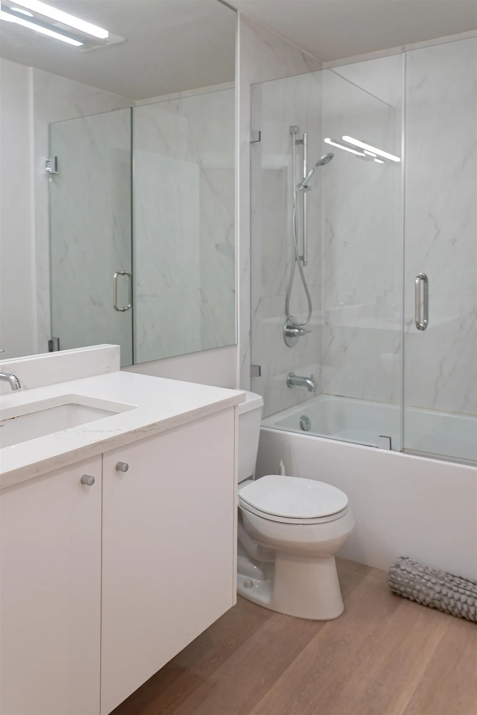 2909 1239 W Georgia Street