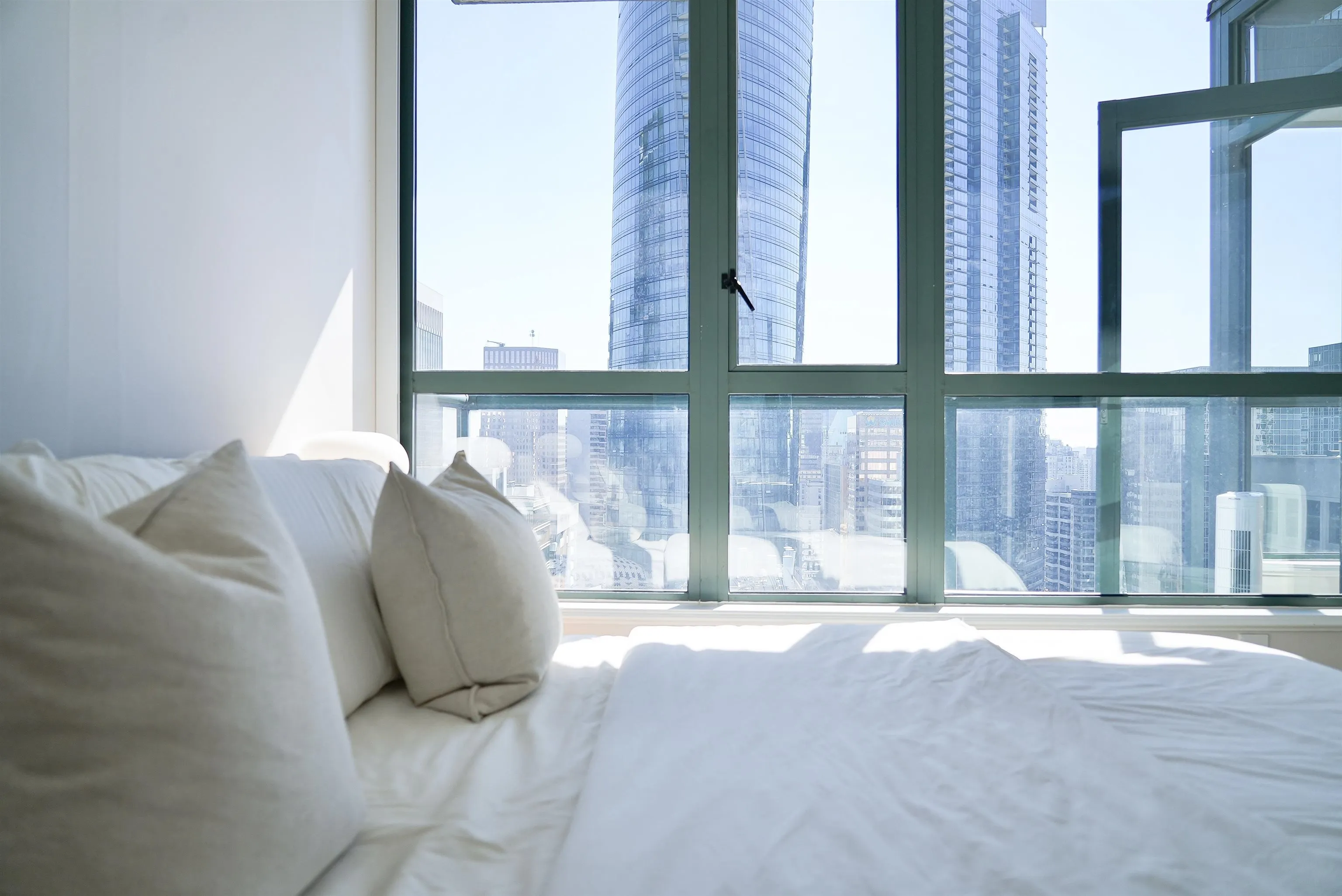 2909 1239 W Georgia Street