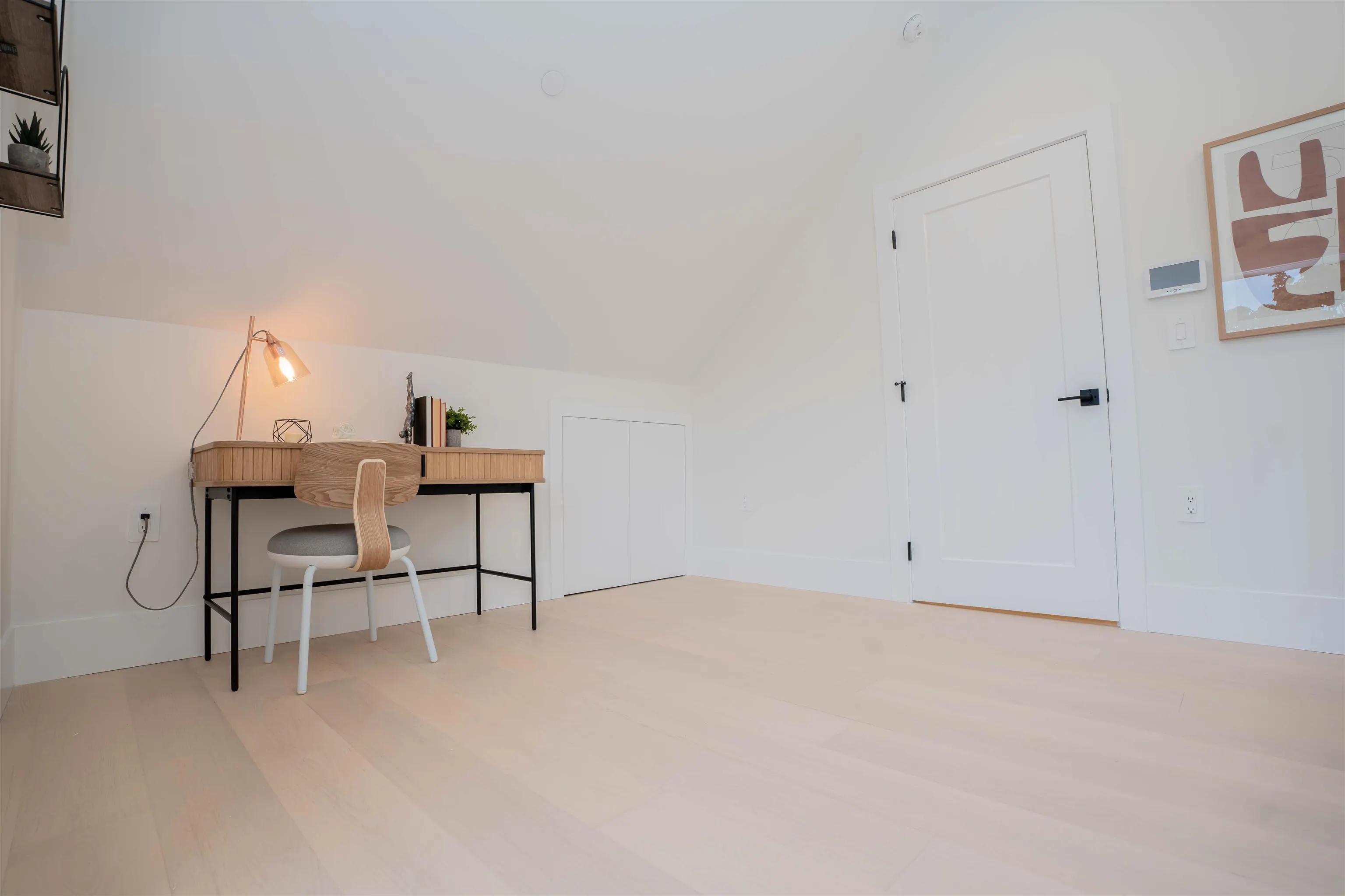 #1 2522 E 15th Avenue