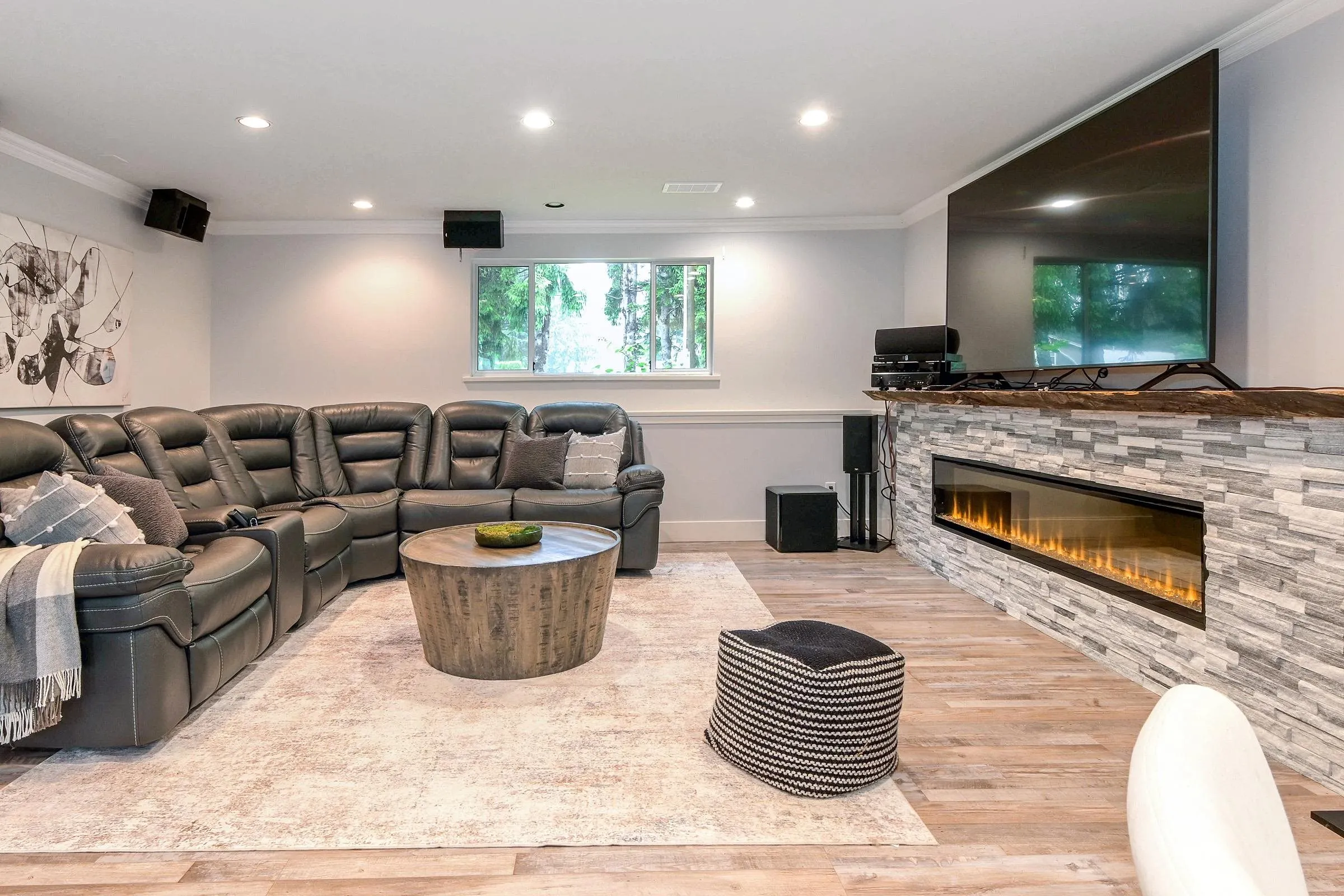 148 Clovermeadow Crescent