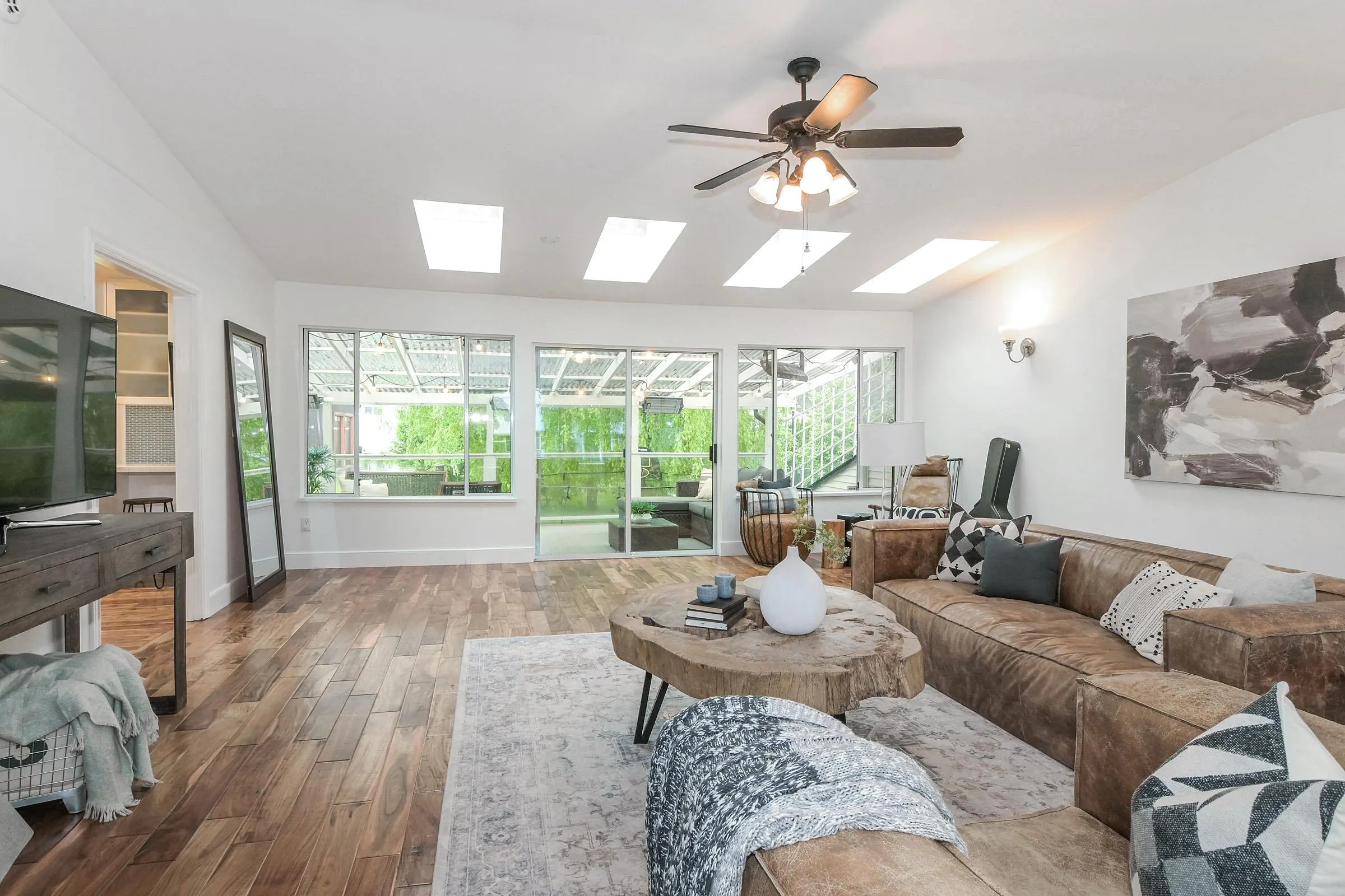 148 Clovermeadow Crescent