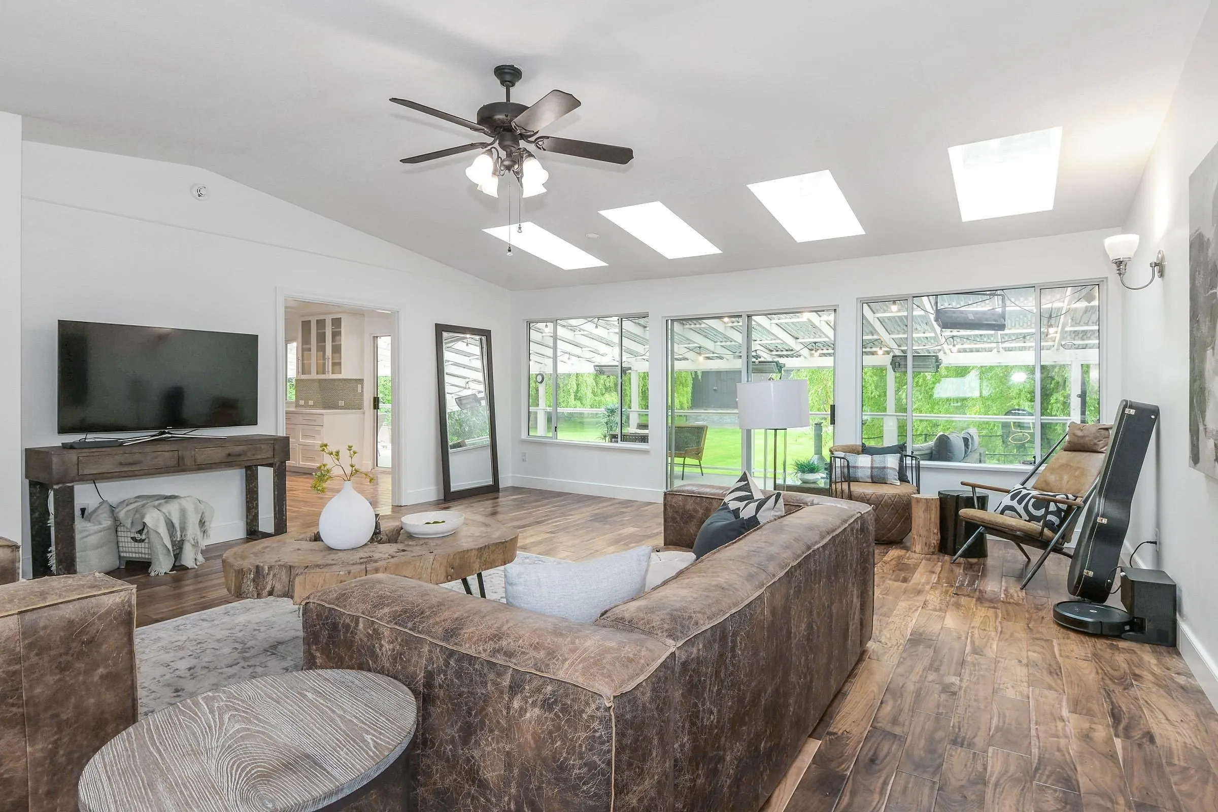 148 Clovermeadow Crescent