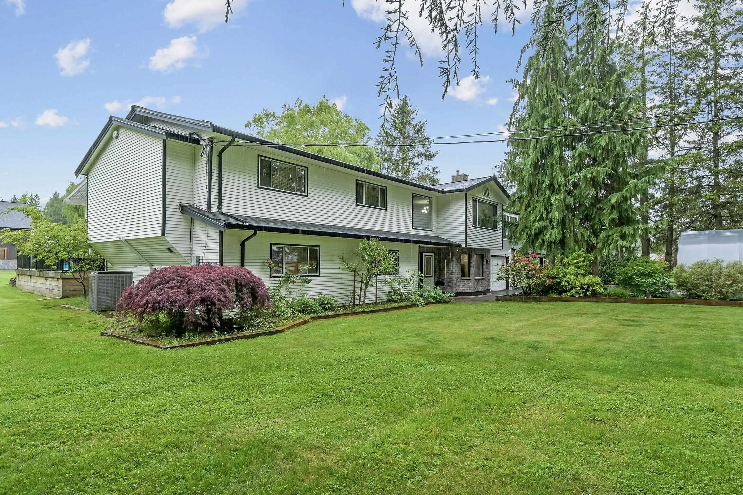 148 Clovermeadow Crescent