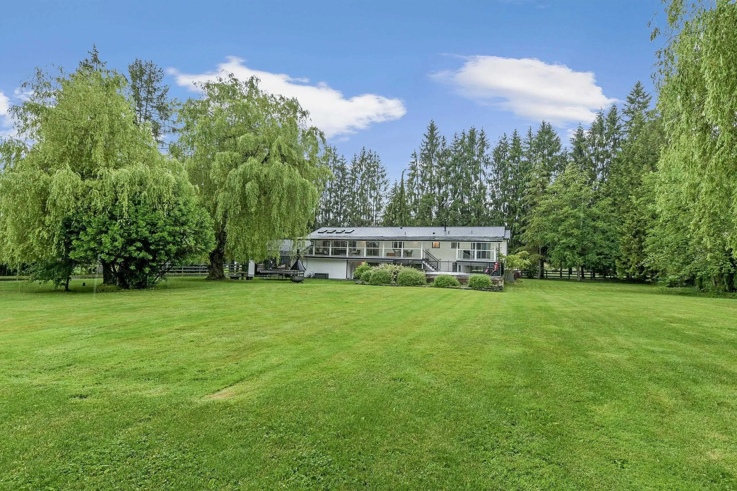 148 Clovermeadow Crescent