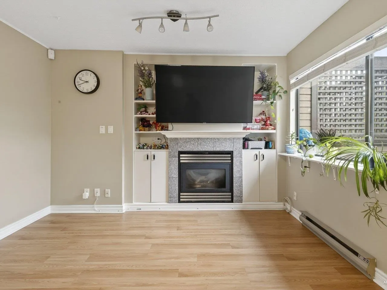 5805 Mayview Circle