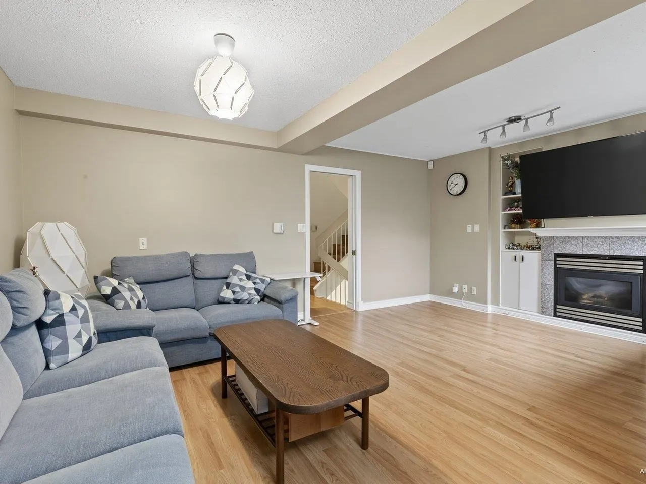 5805 Mayview Circle