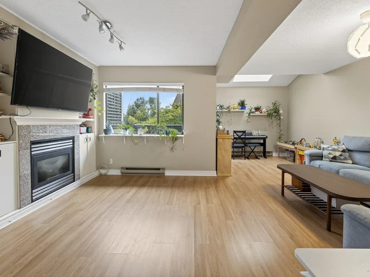 5805 Mayview Circle