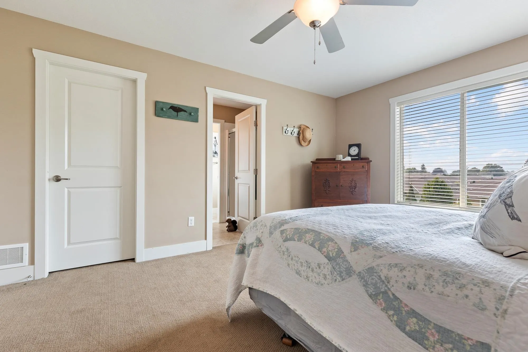 22 45762 Safflower Crescent