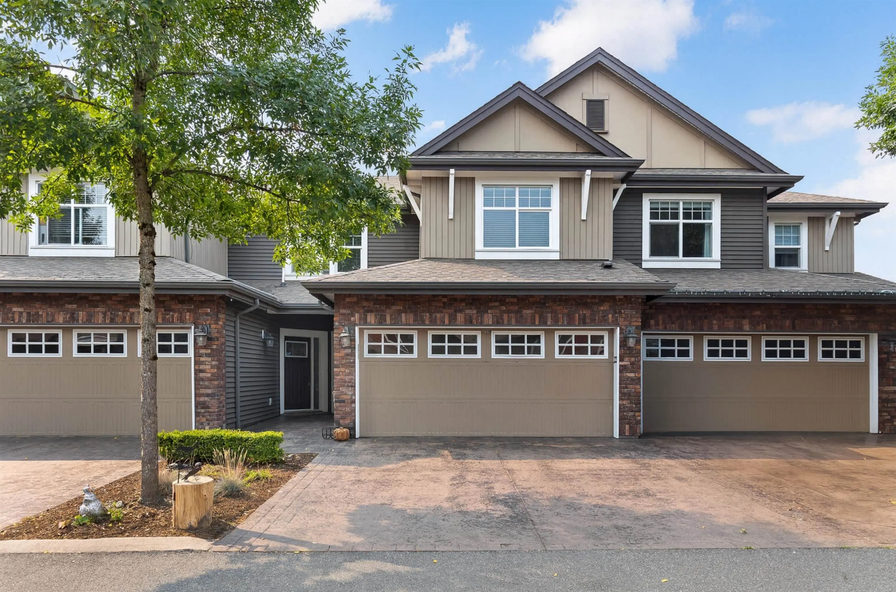 22 45762 Safflower Crescent