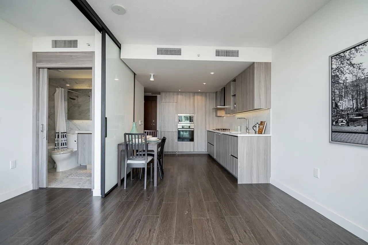 2107 89 Nelson Street