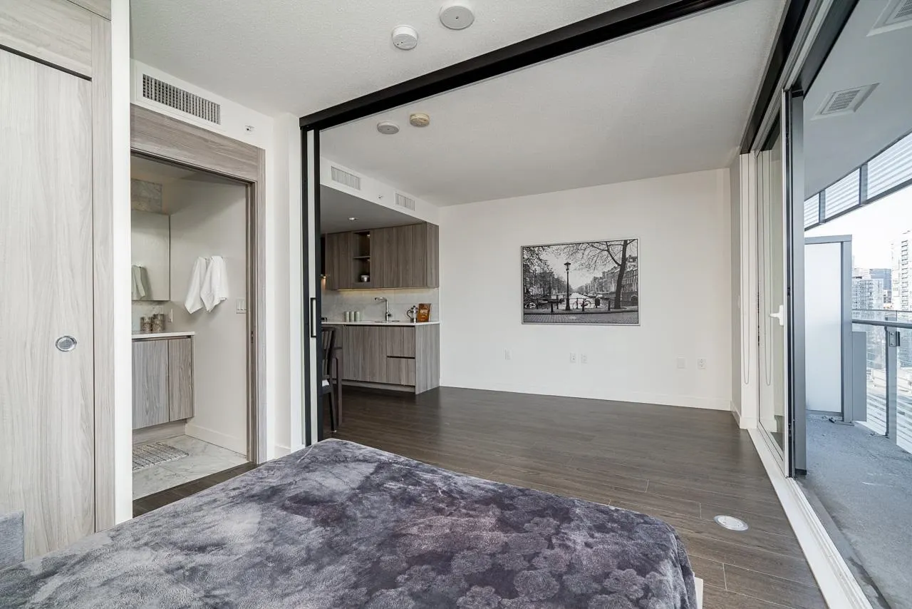 2107 89 Nelson Street