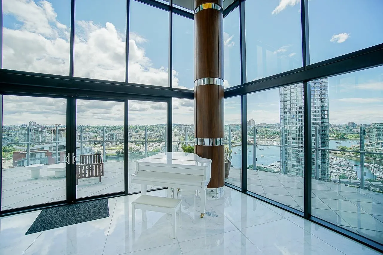 2107 89 Nelson Street