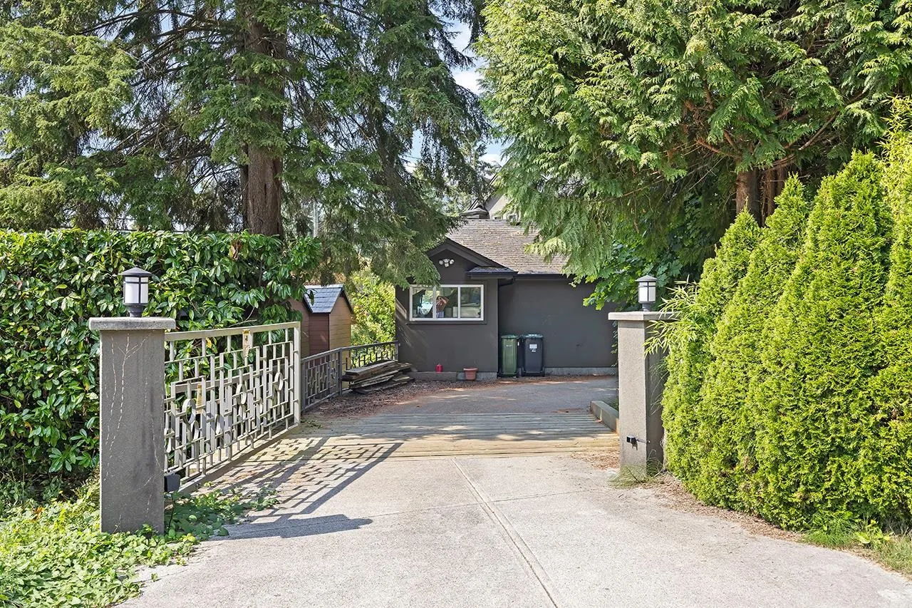 3582 Edgemont Boulevard