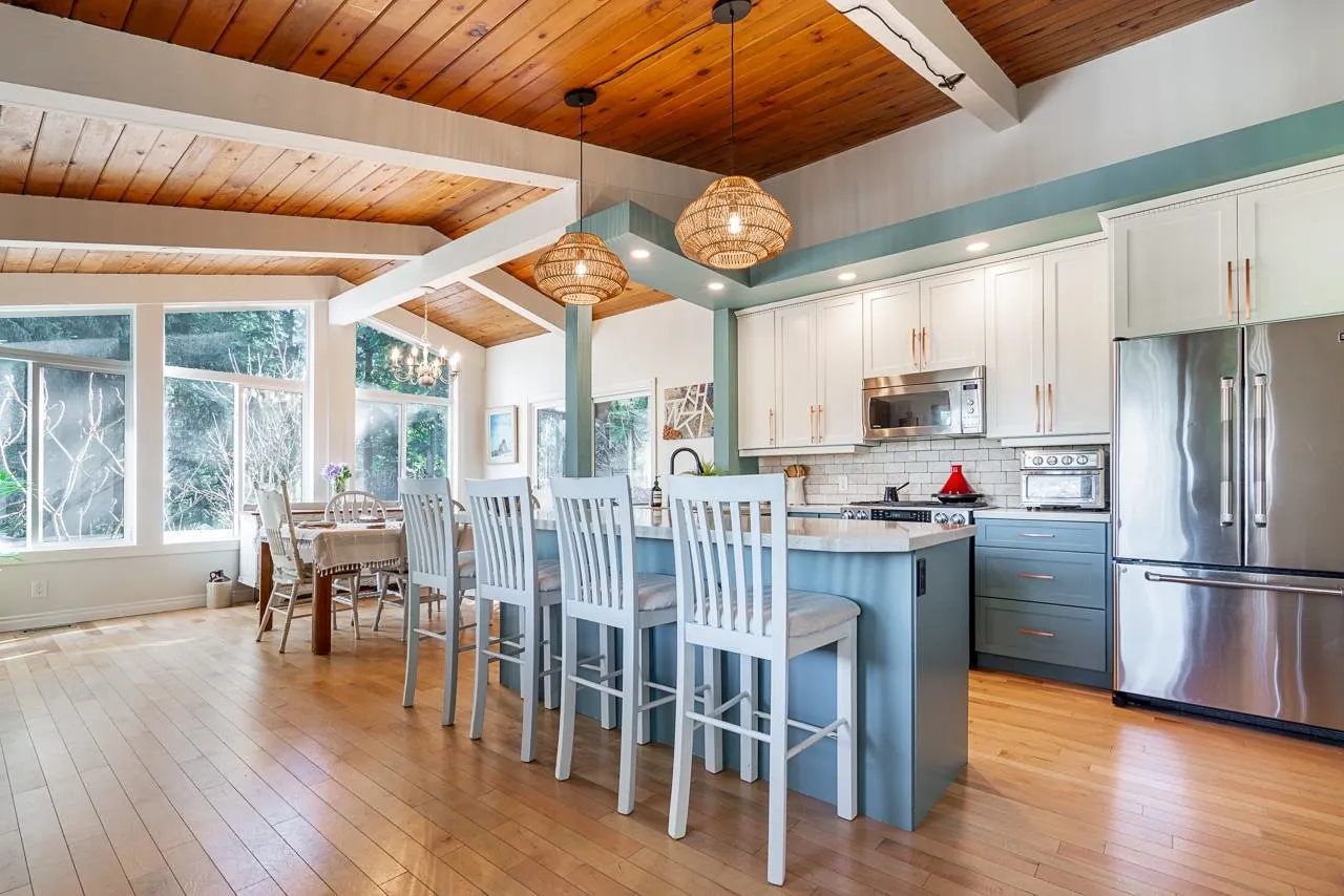 3345 Viewmount Drive