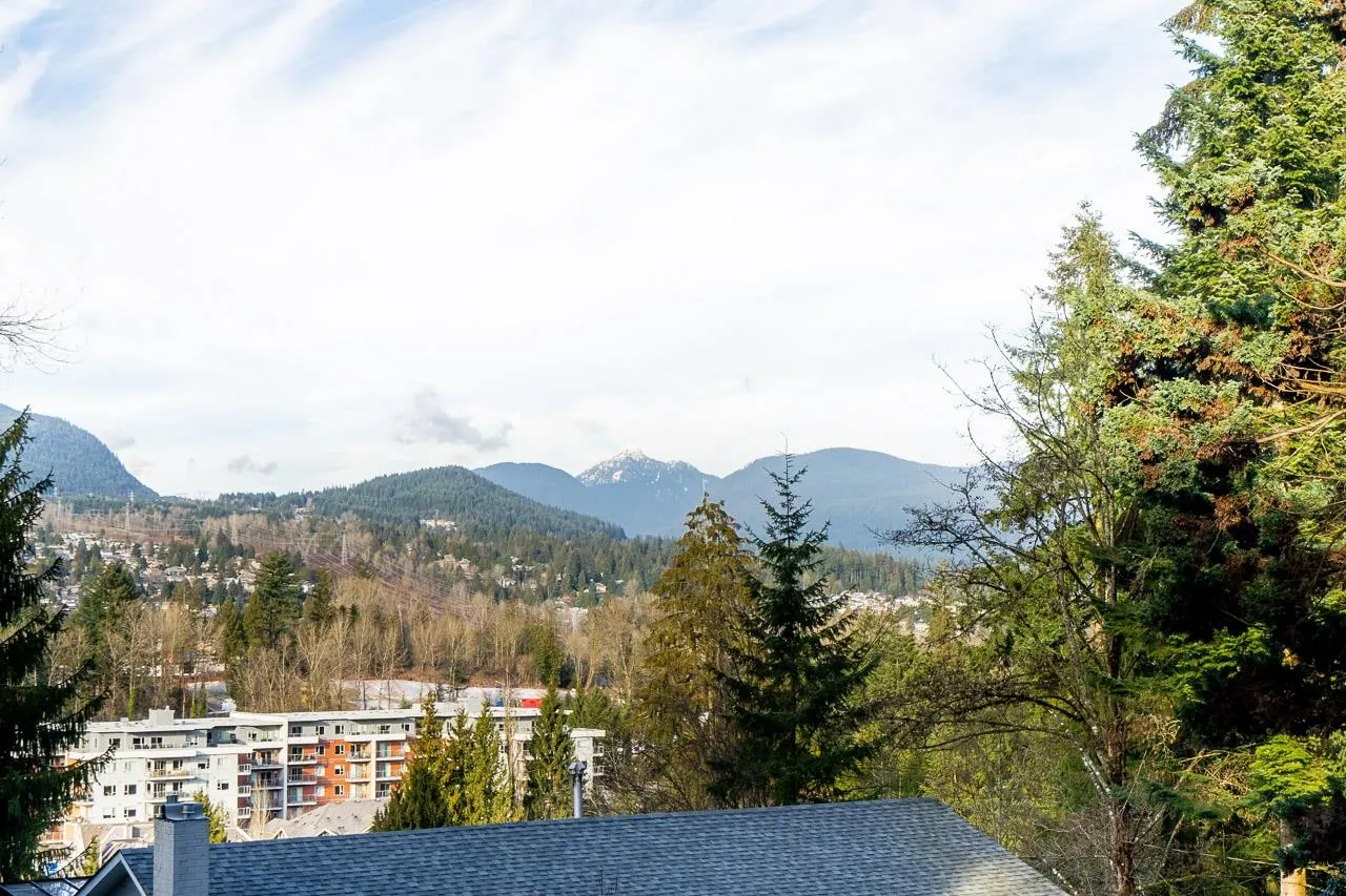 3345 Viewmount Drive