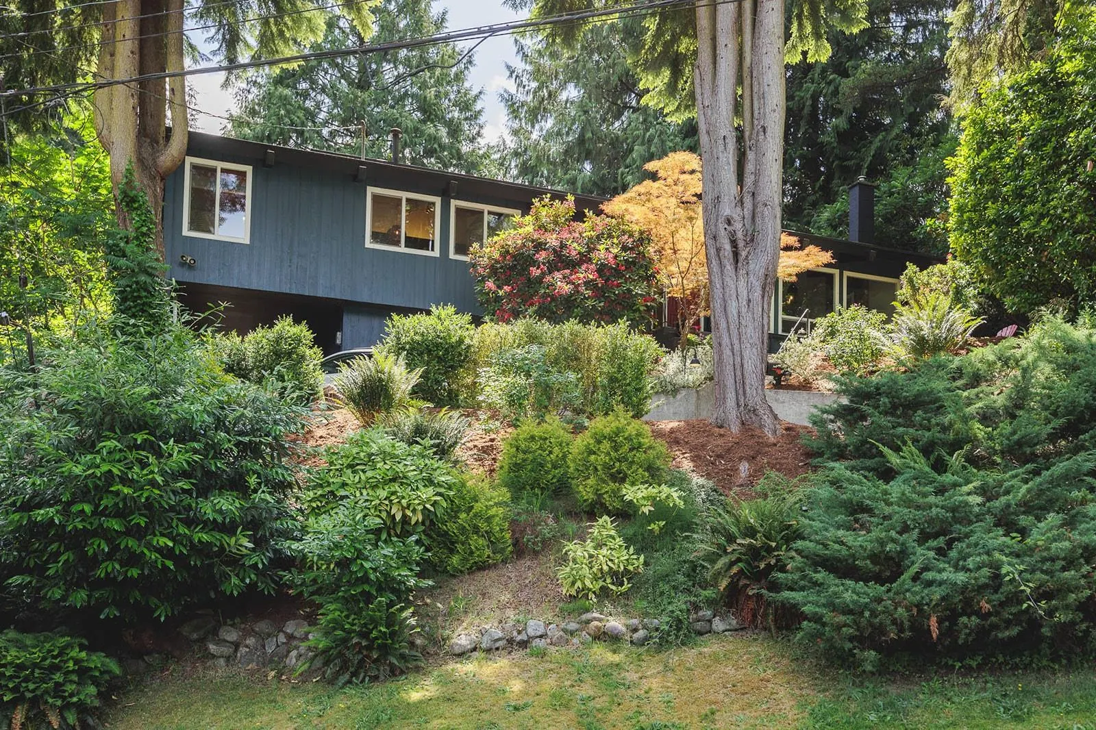 3345 Viewmount Drive