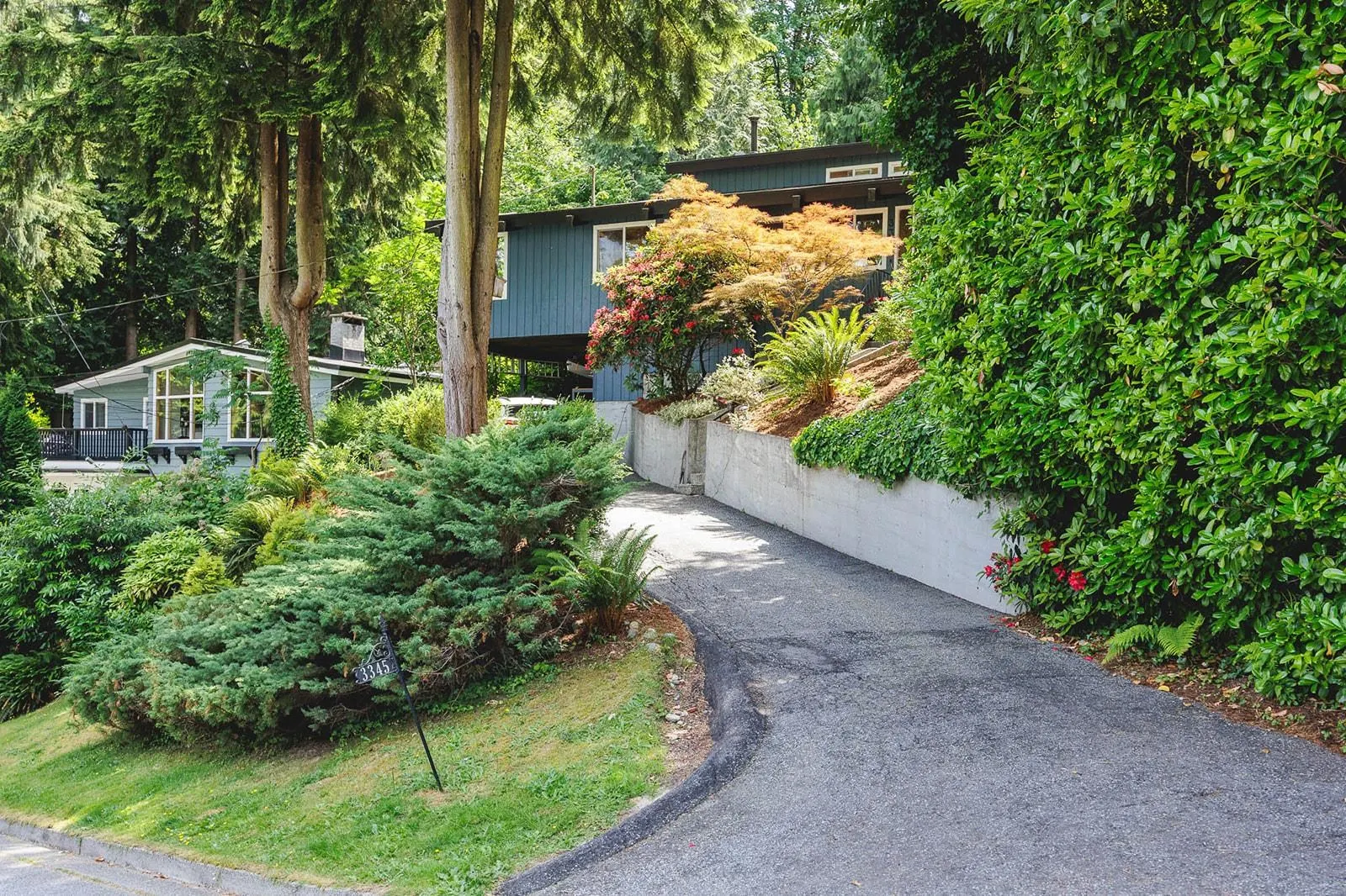 3345 Viewmount Drive