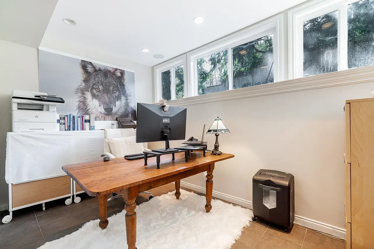 3345 Viewmount Drive