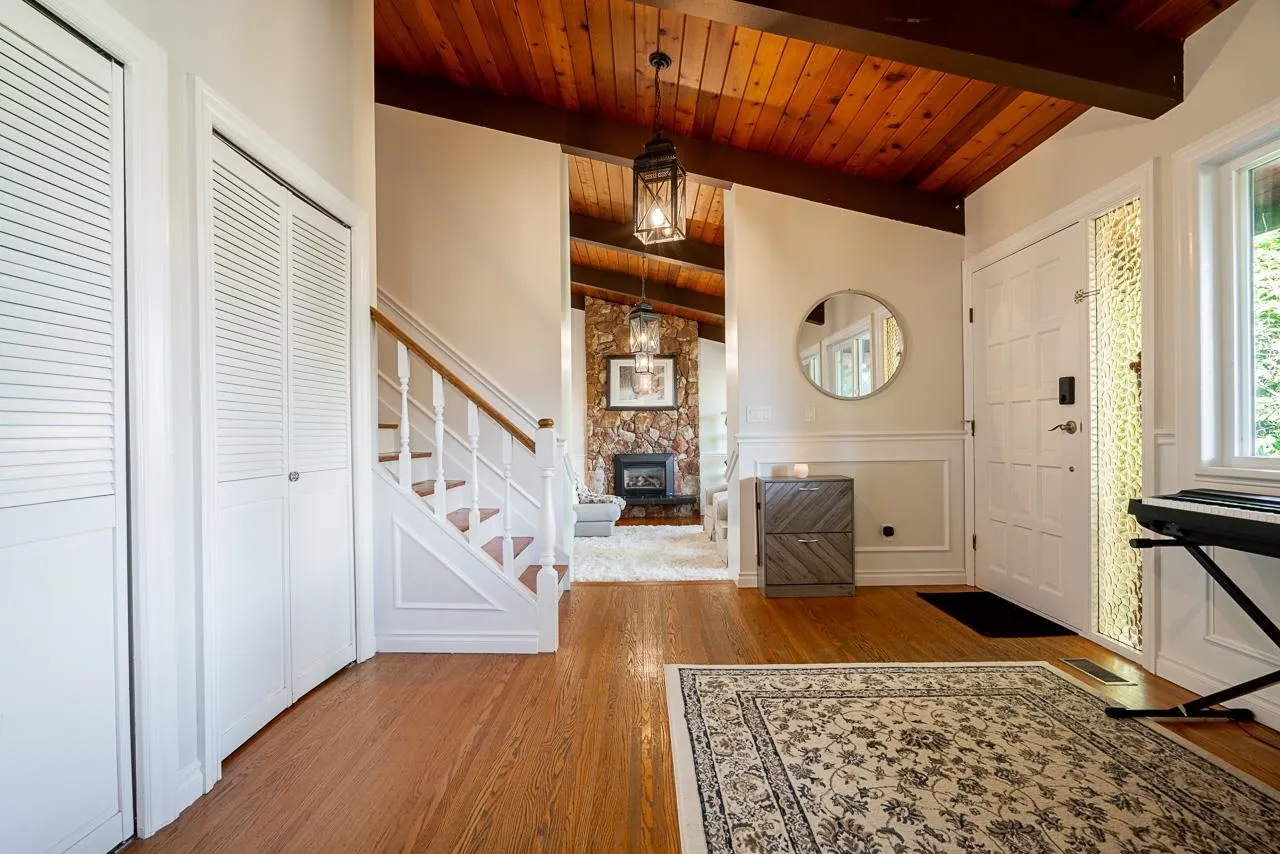 3345 Viewmount Drive