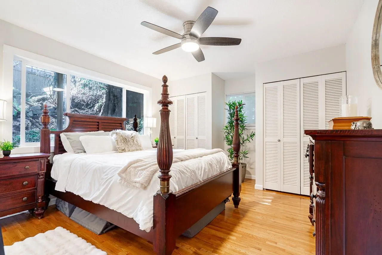 3345 Viewmount Drive