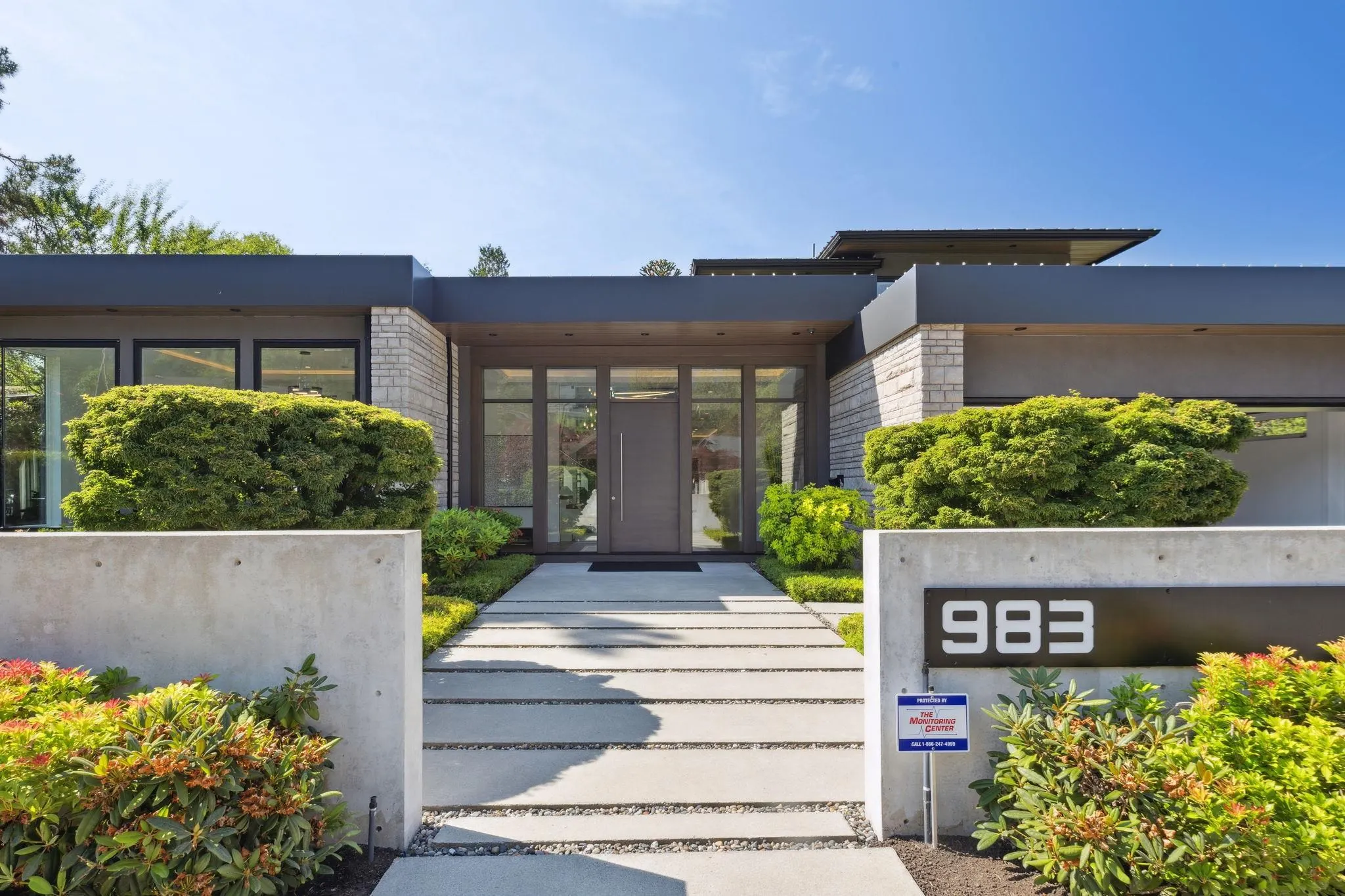 983 Tudor Avenue