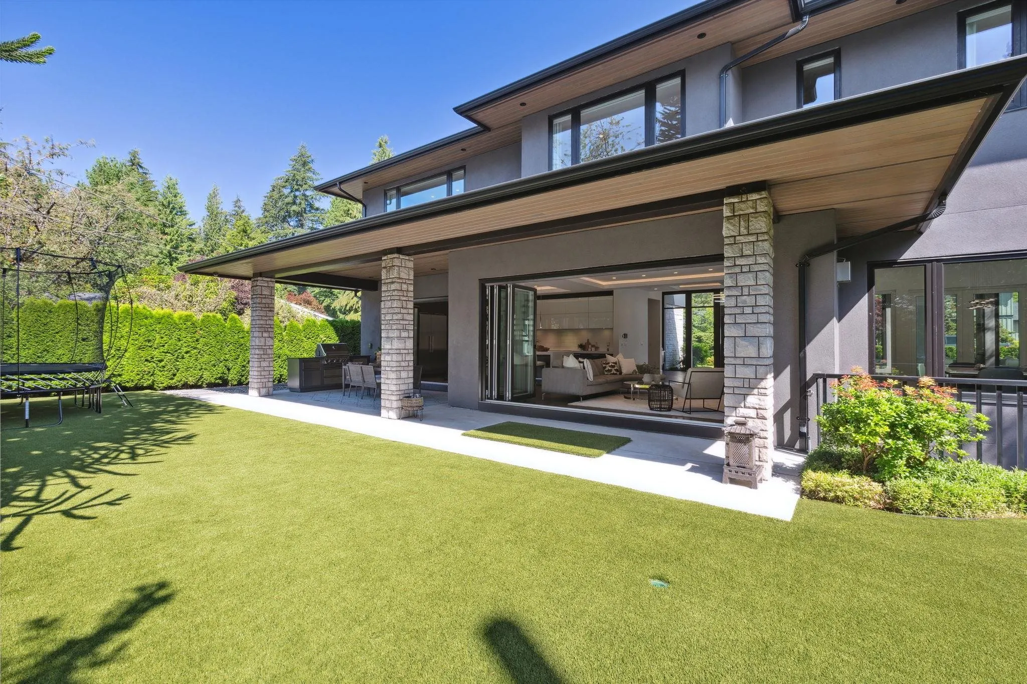 983 Tudor Avenue