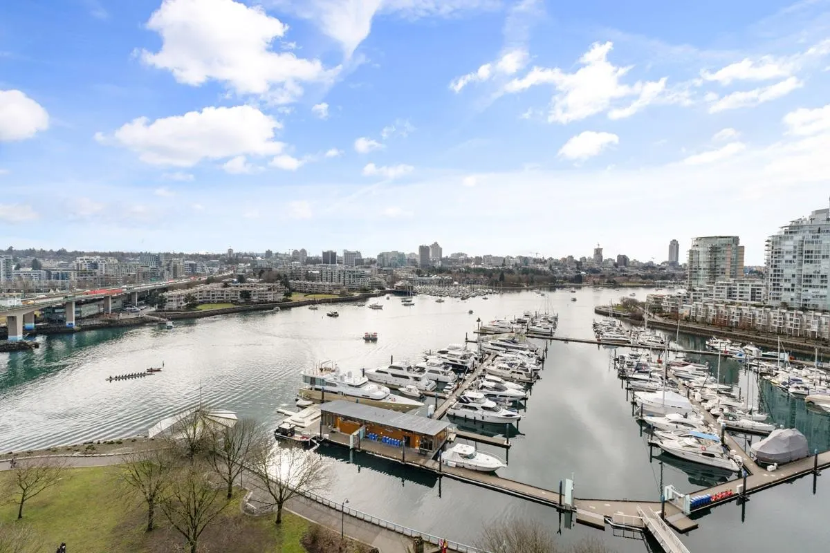 1606 1033 Marinaside Crescent