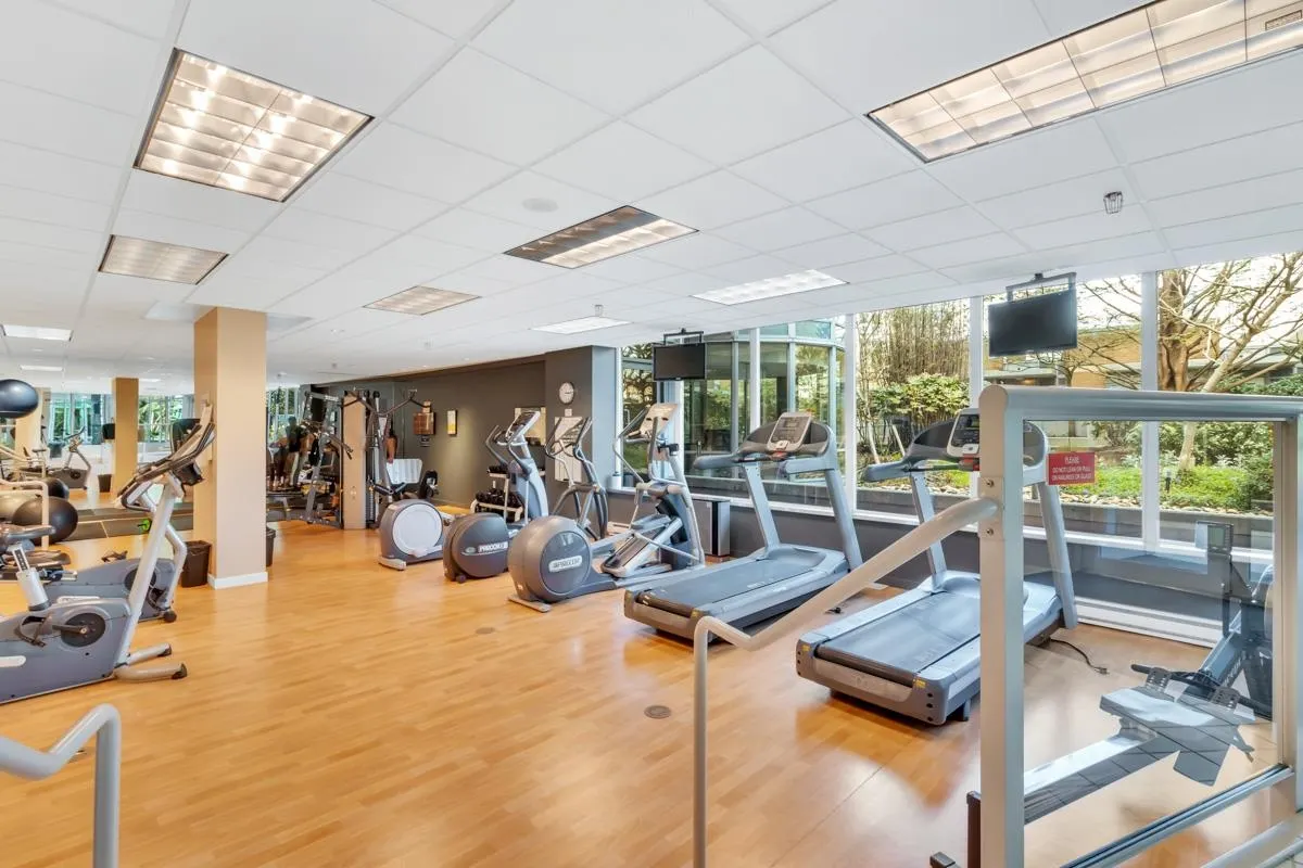 1606 1033 Marinaside Crescent