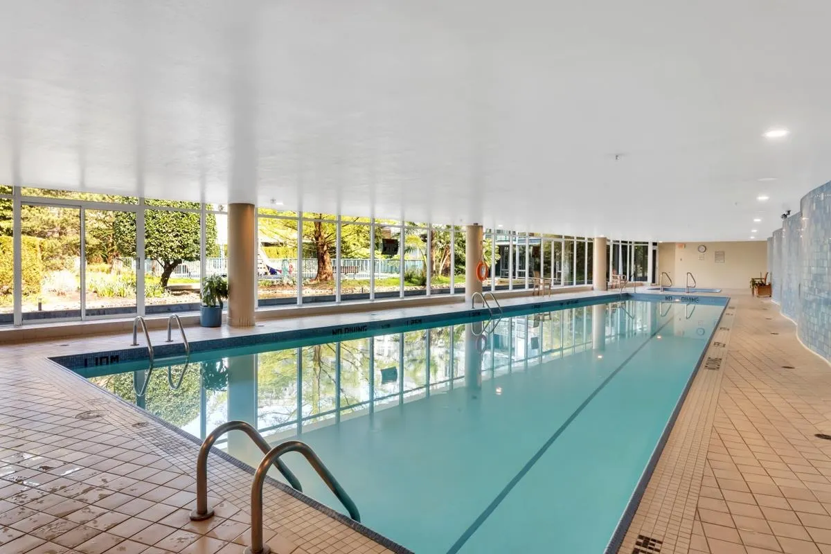 1606 1033 Marinaside Crescent