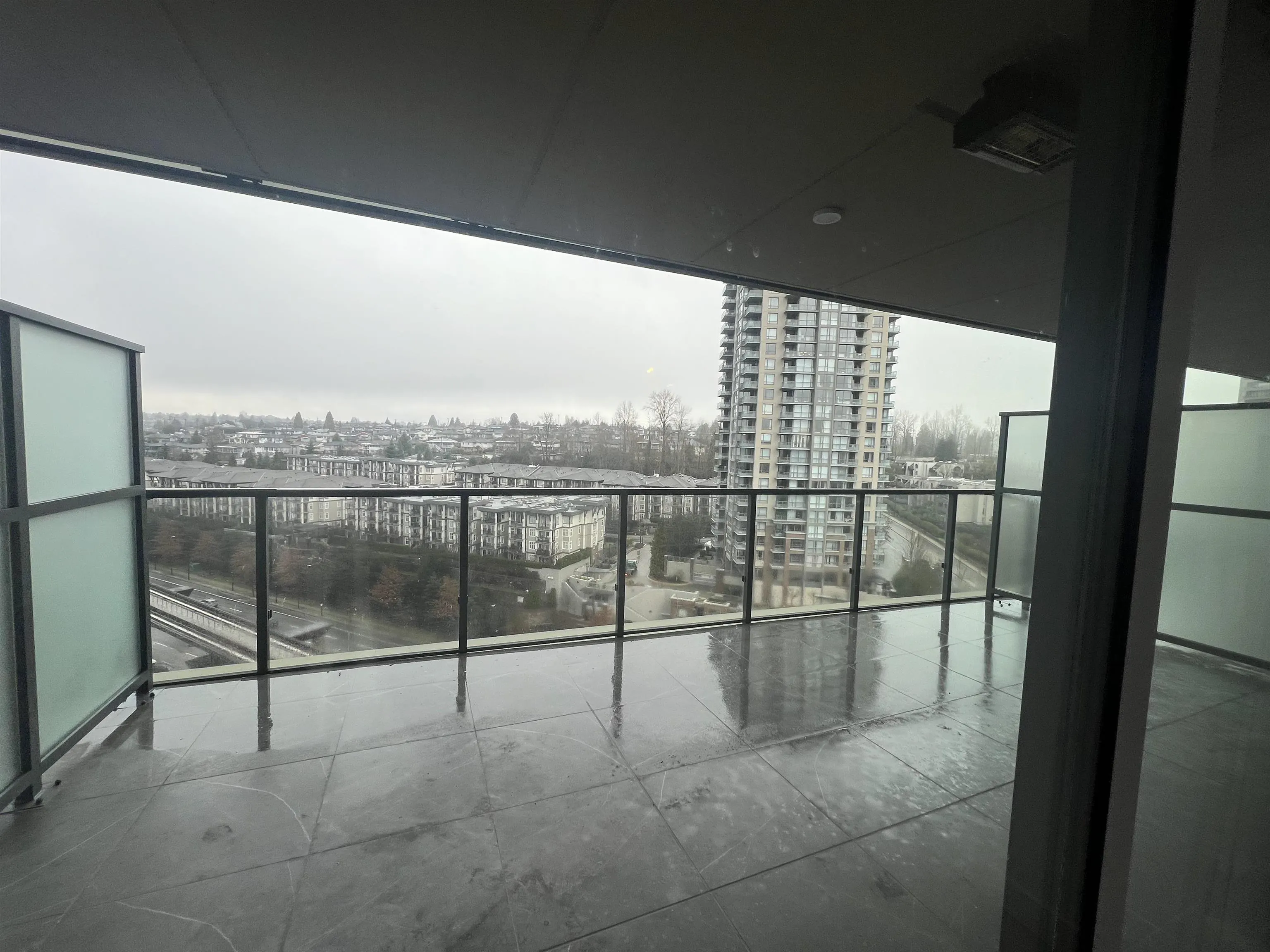 1105 4890 Lougheed Highway