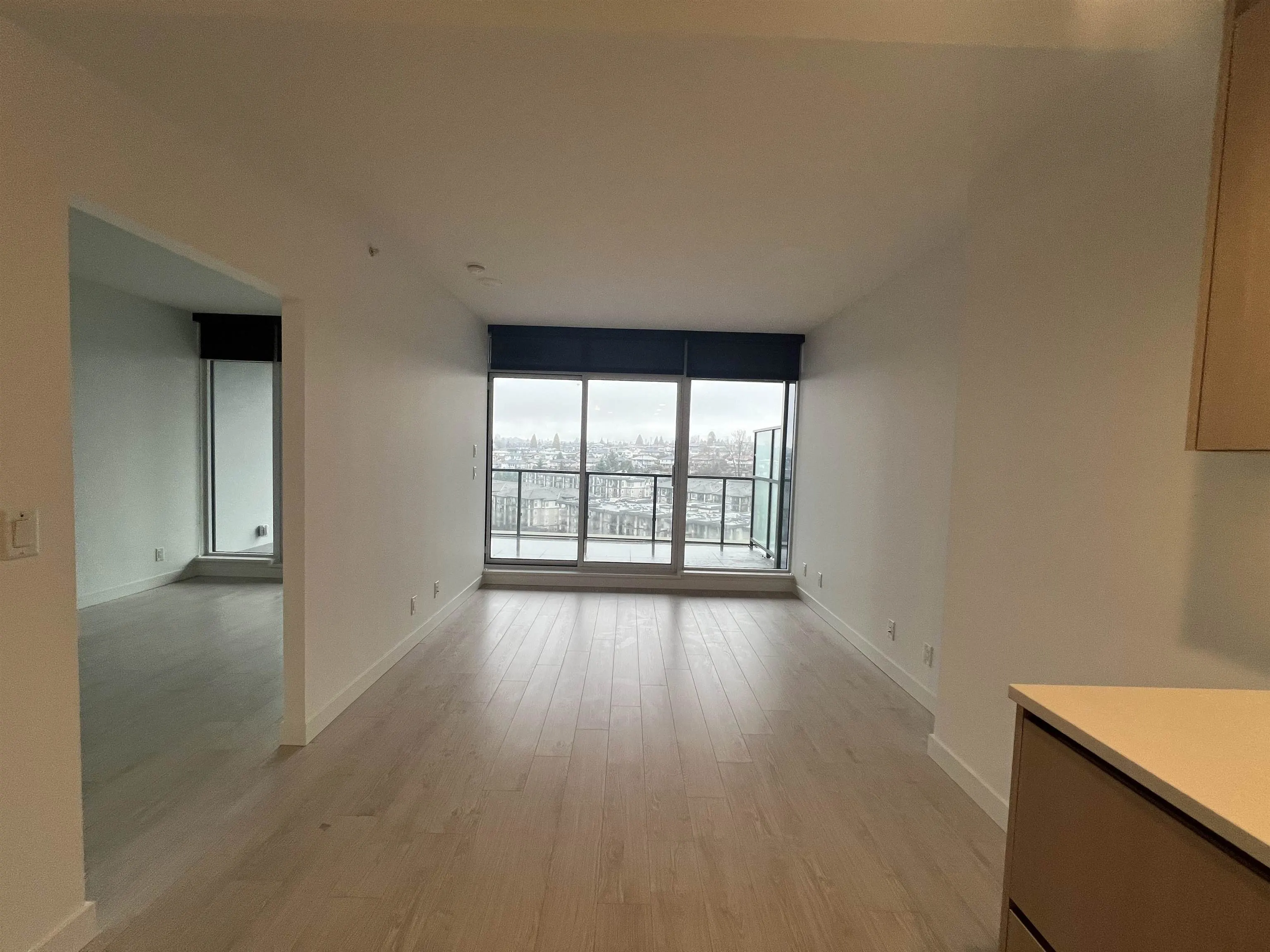 1105 4890 Lougheed Highway
