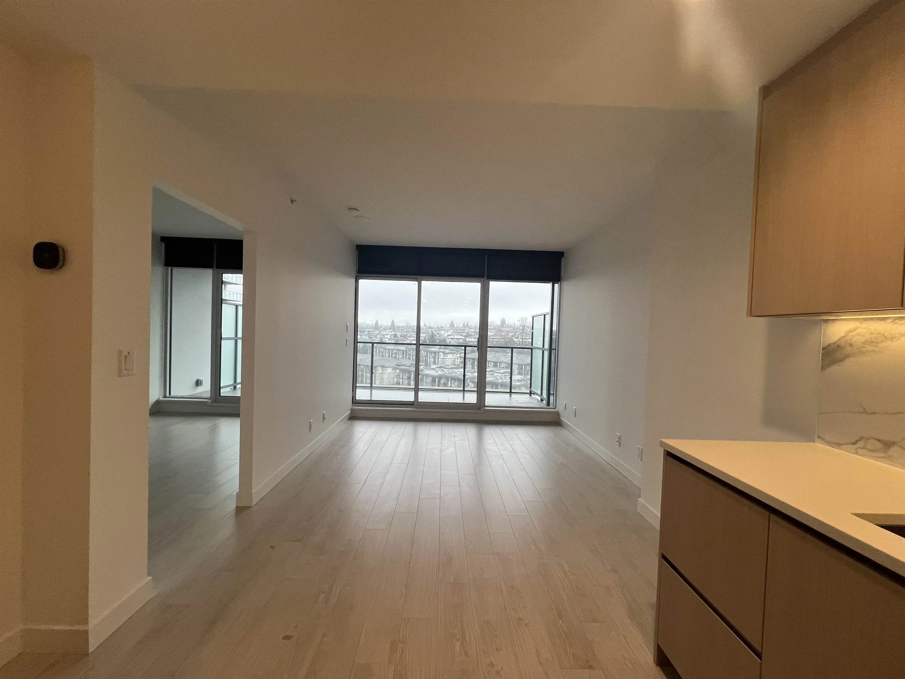 1105 4890 Lougheed Highway