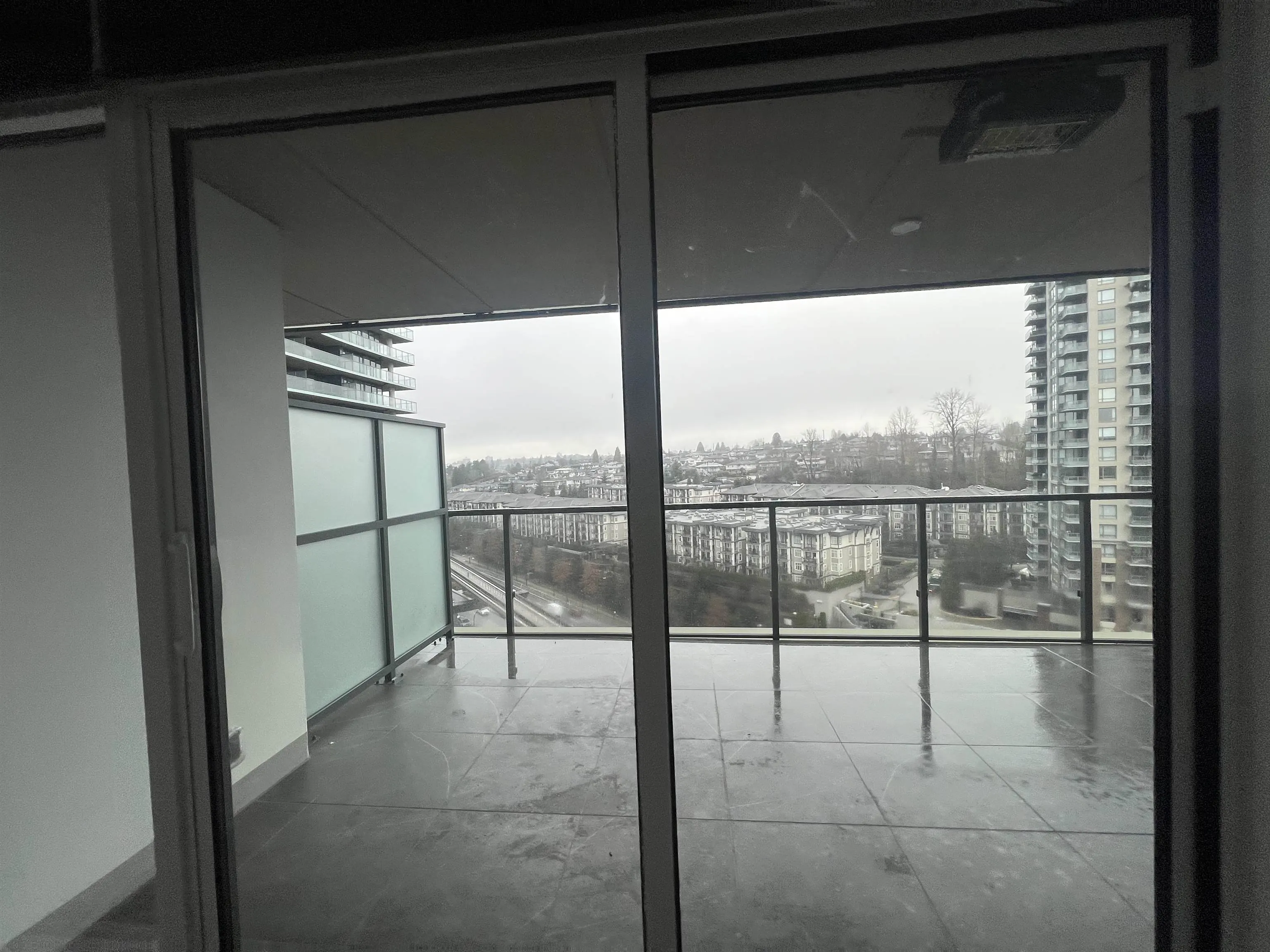 1105 4890 Lougheed Highway