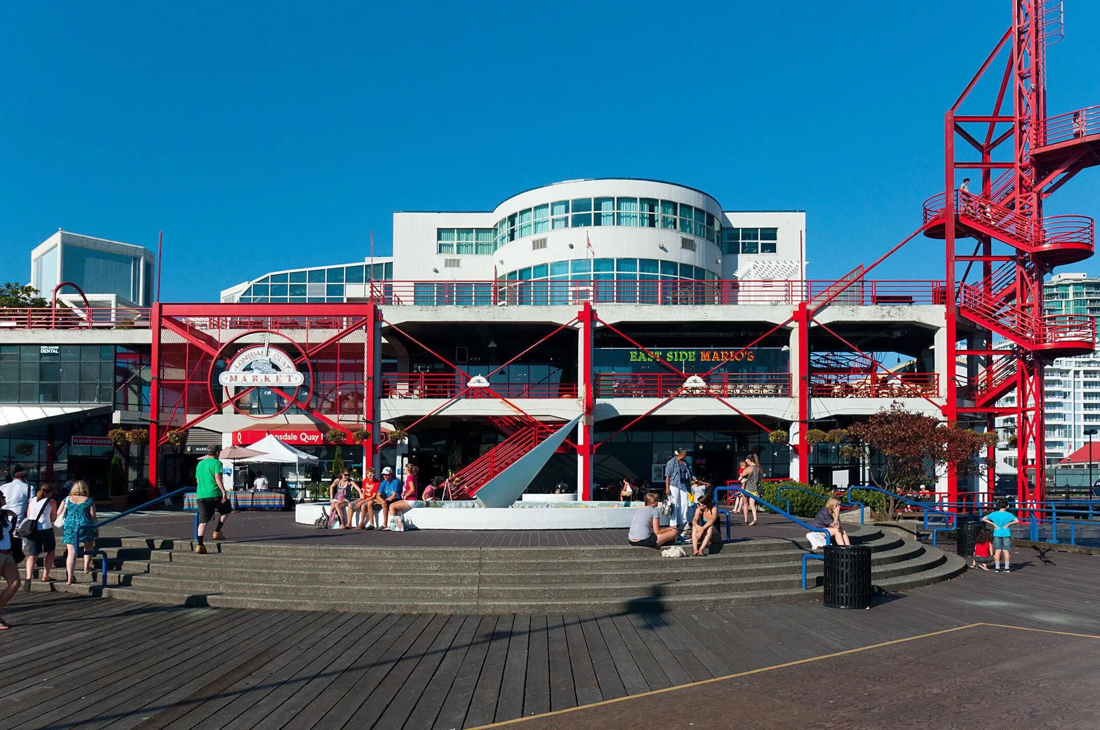 902 138 E Esplanade