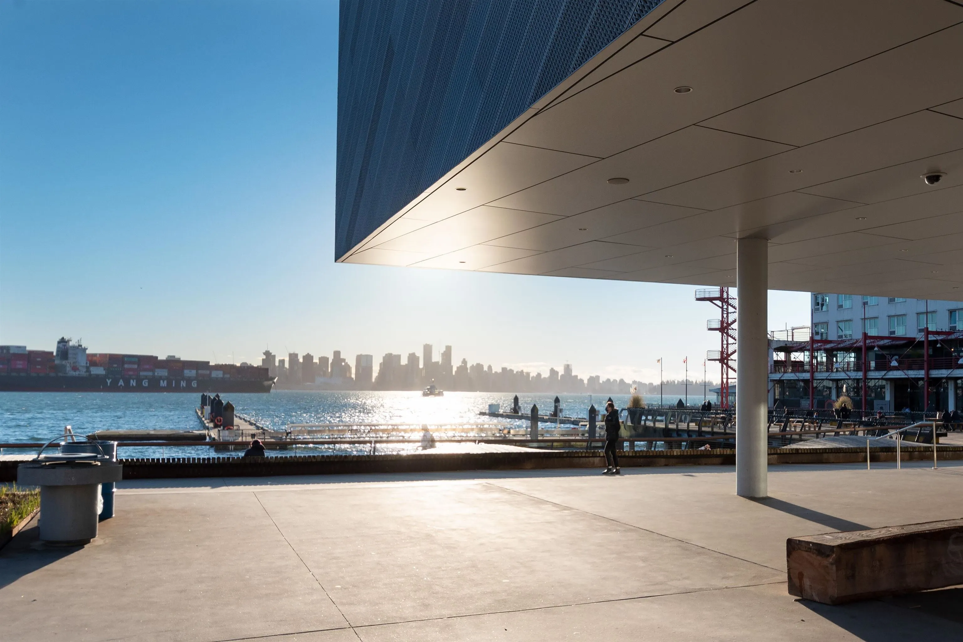 902 138 E Esplanade